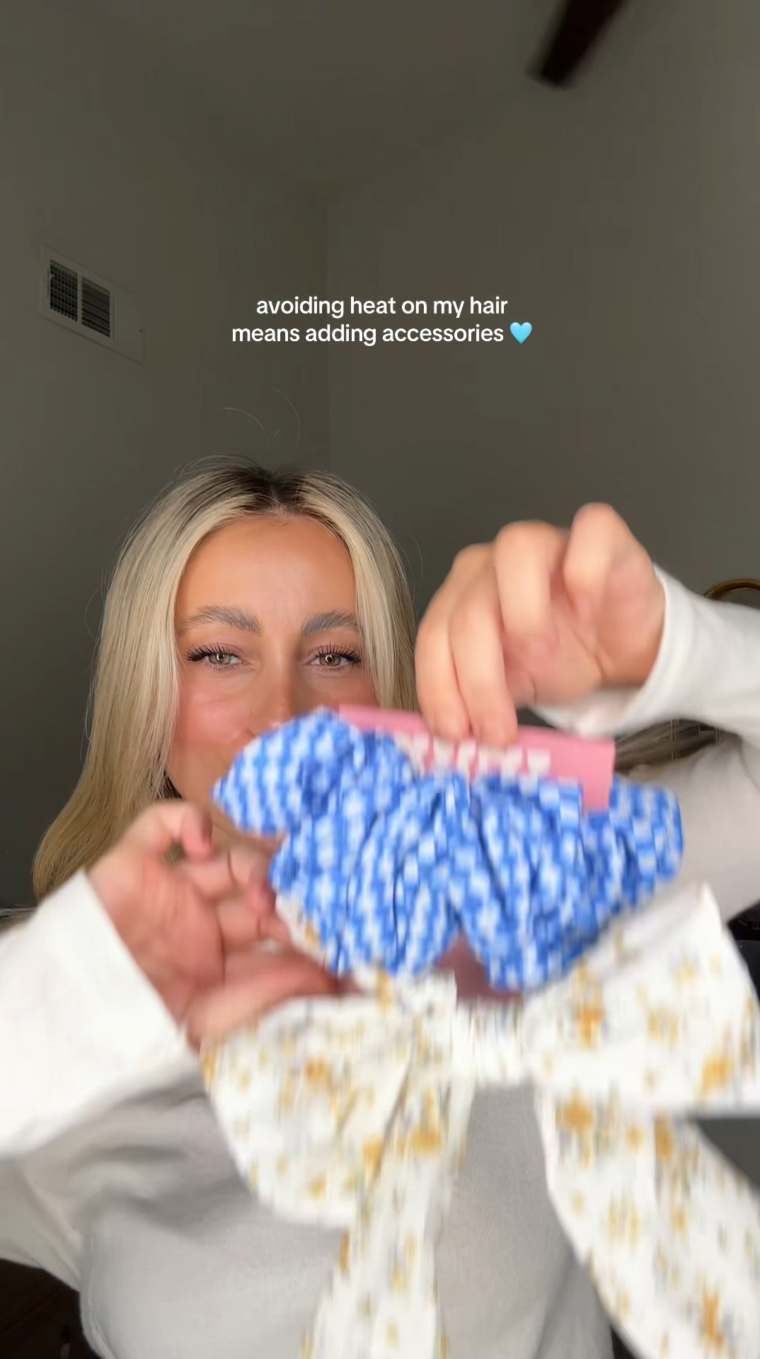 My favorite way to do my hair without HEAT is ACCESSORIES! 