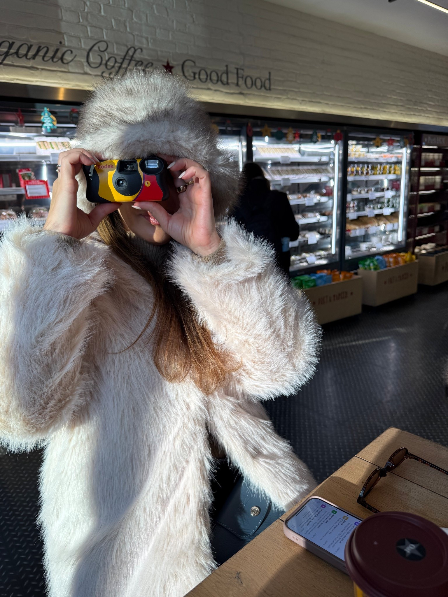 Zara London Whit Fur Hat, Target Hat
H&M Coat, S
Longchamp Bag