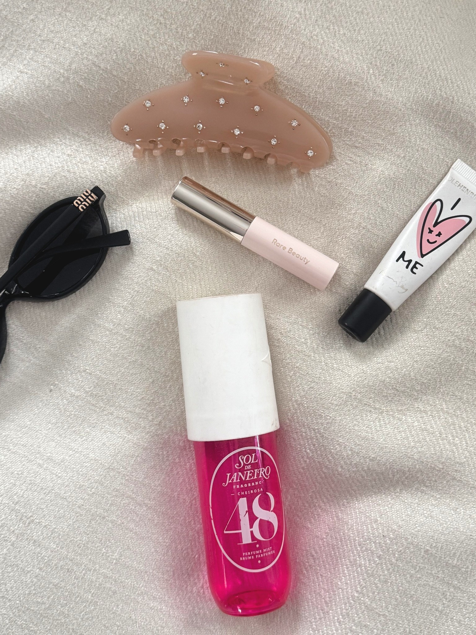 It’s always been the DETAILS for me! This stylish rhinestone hair clip is such an easy & effortless way to spice up a casual look— it feels so intentional! 

I love spending on the small things because I swear they don’t go unnoticed✨

I bought this one @Target — the brand is KIT•SCH, i’ll tag the most similar product below! 

#LTKBeauty #LTKOver40 #LTKStyleTip