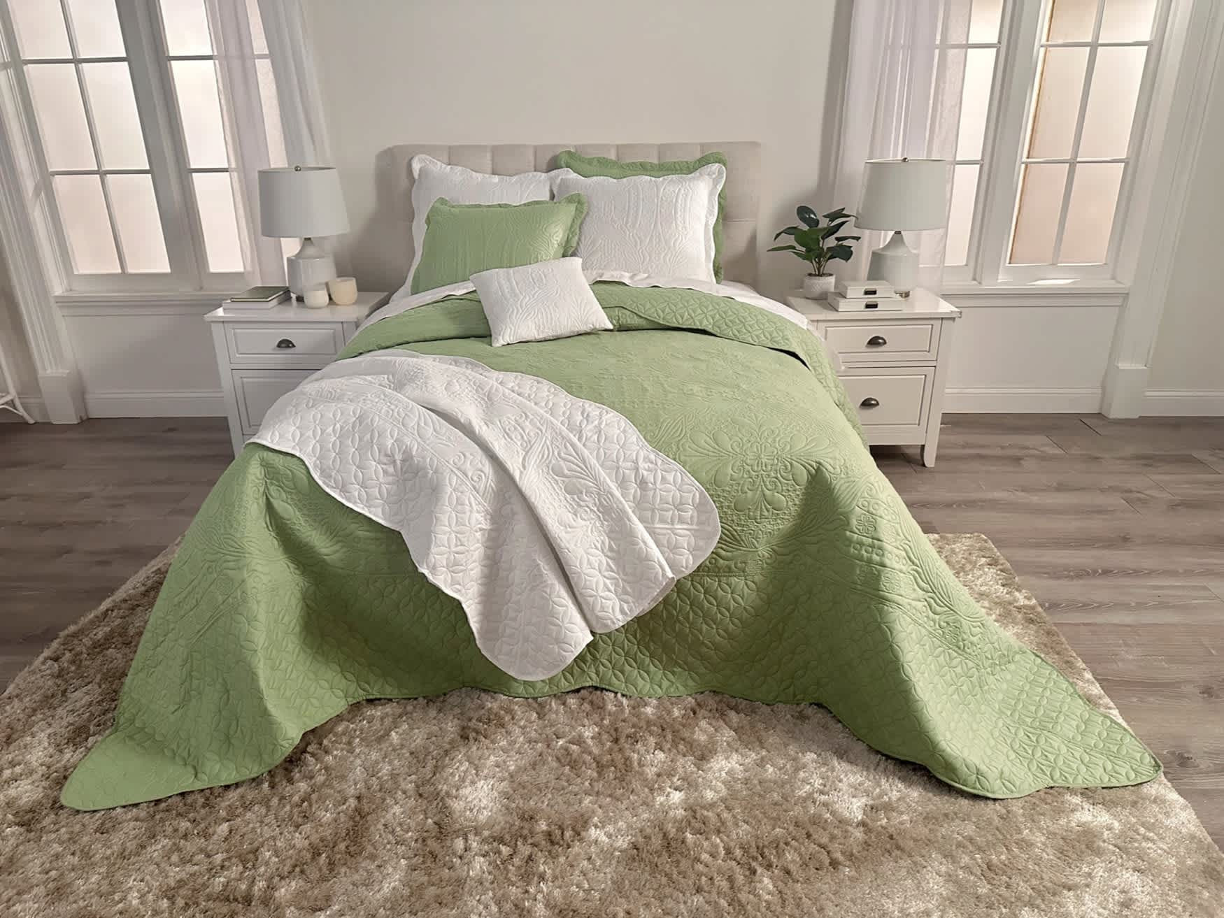 BrylaneHome Lily Damask Bedspread Polyester one_size | 196392139418 | Lowe's