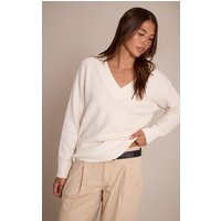 Cream V Neck Knitted Sweater | PrettyLittleThing US