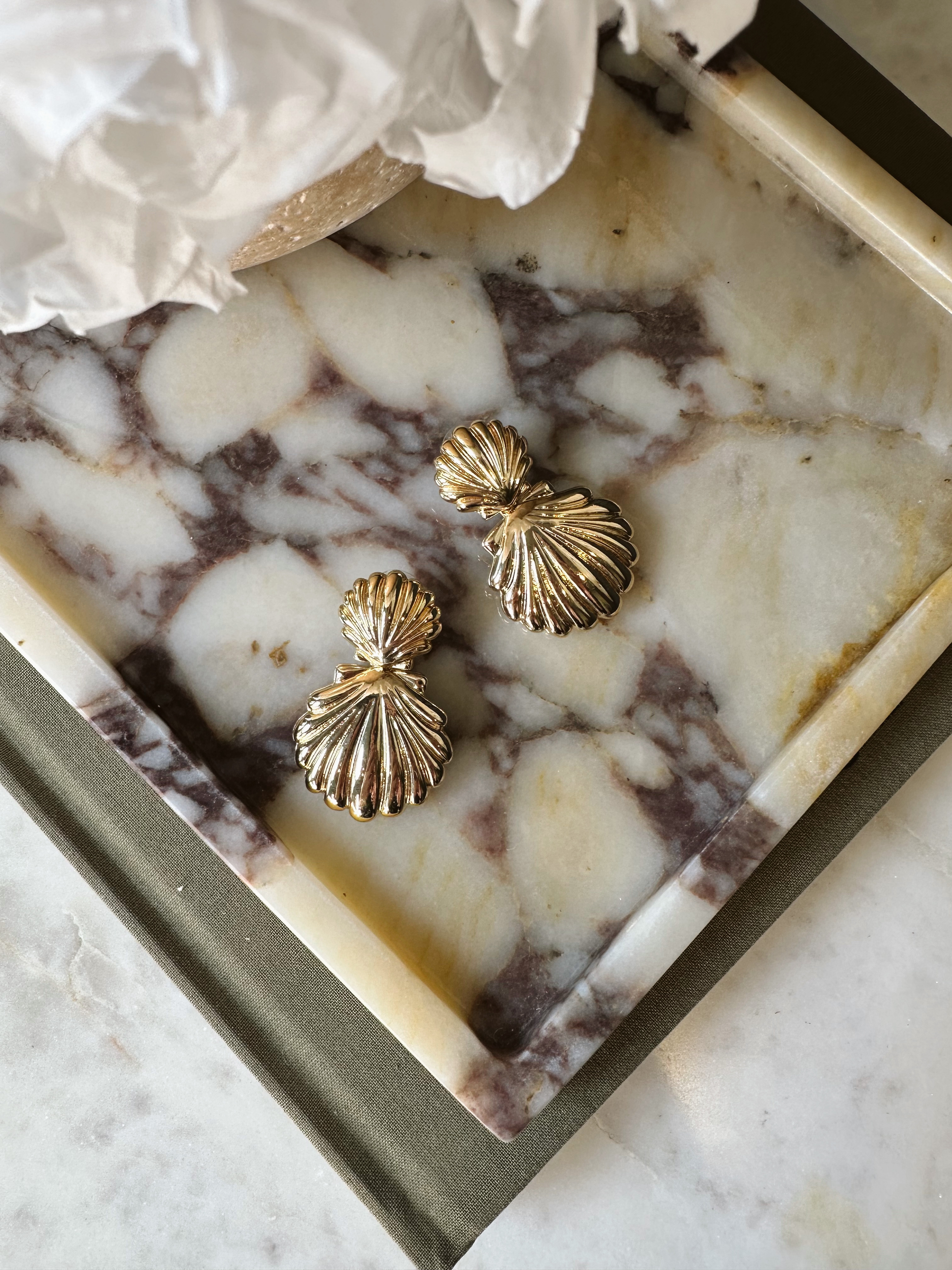 Electric Picks Big Spring Sale! 

Pieces are up to 75% off and you can stack my code: LEXIE20 to save even more!  

 #LTKSeasonal #LTKSaleAlert #LTKStyleTip