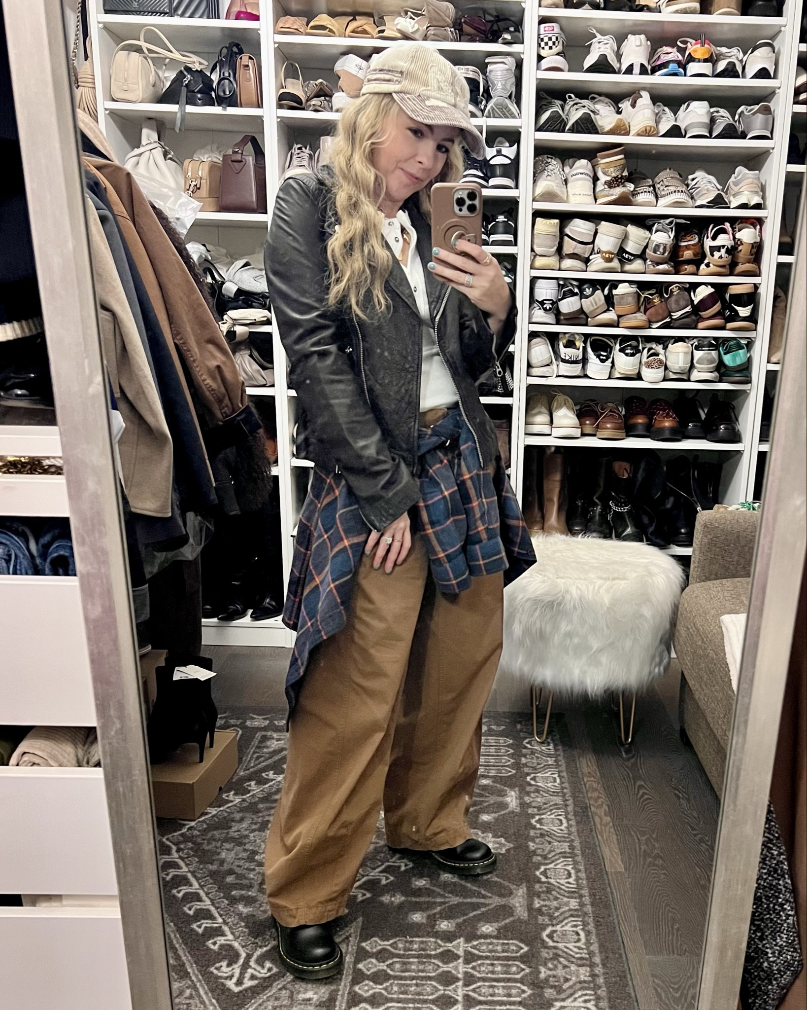 I went with a 90s vibe for the Maroon 5 show because Adam Levine’s looks always make me think of this era (widely pants, wallet chain). Honestly, the return of the flannel shirt has been long overdue IMHO, here for it.

#LTKOver40