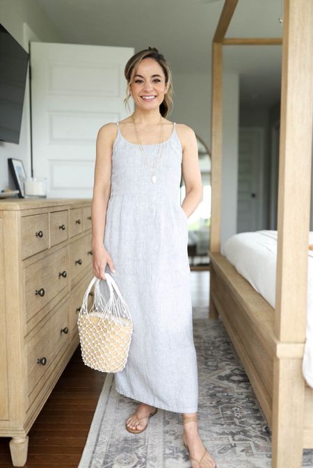 Linen dress! 

Dress in xs, it’s lined to the knee with adjustable straps. 
Tkees sandals: run narrow, size up if you’re in between sizes 

*my bag and necklace are sold out

My measurements for reference: 4’10” 105lbs bust, waist, hips 32”, 24”, 35” size 5 shoe 



#LTKStyleTip