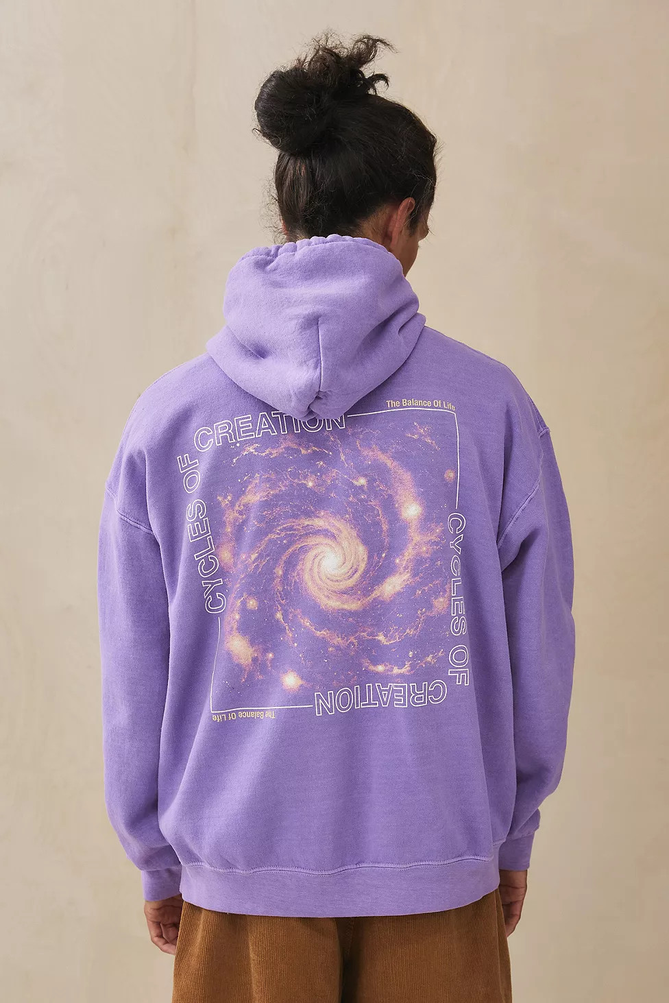 UO – Hoodie „Galaxy“ in Flieder | Urban Outfitters (EU)