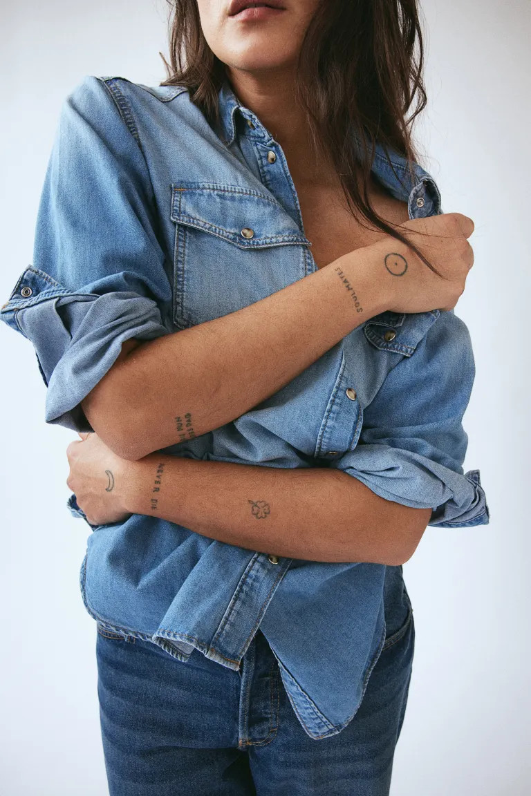 Denim shirt - Light denim blue - Ladies | H&M GB | H&M (UK, MY, IN, SG, PH, TW, HK)