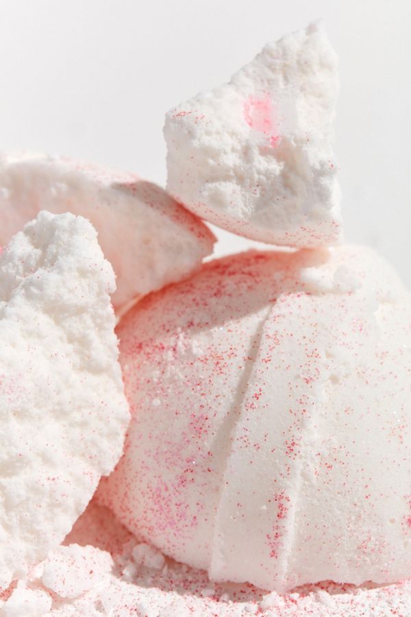 Adorn Bath Bomb | Urban Outfitters (US and RoW)