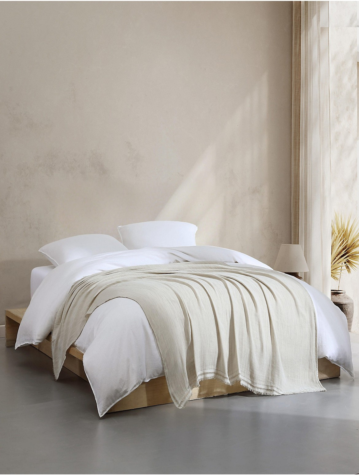 Calvin Klein Fine Weave Throw Blanket - Neutral - SDP | Calvin Klein (US)