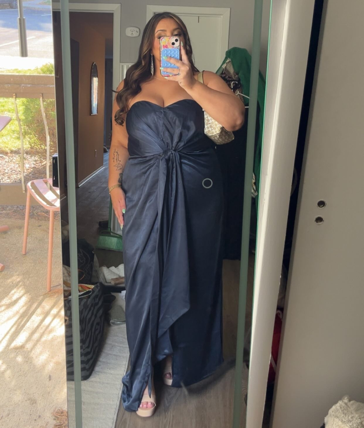 can we have a moment for the first wedding guest dress of the season?! 💙

can’t rave enough about how gorgeous this @citychicusa satin number is and so perfect for this winter to spring transition ✨

dress details in my bio! 🫶🏼
