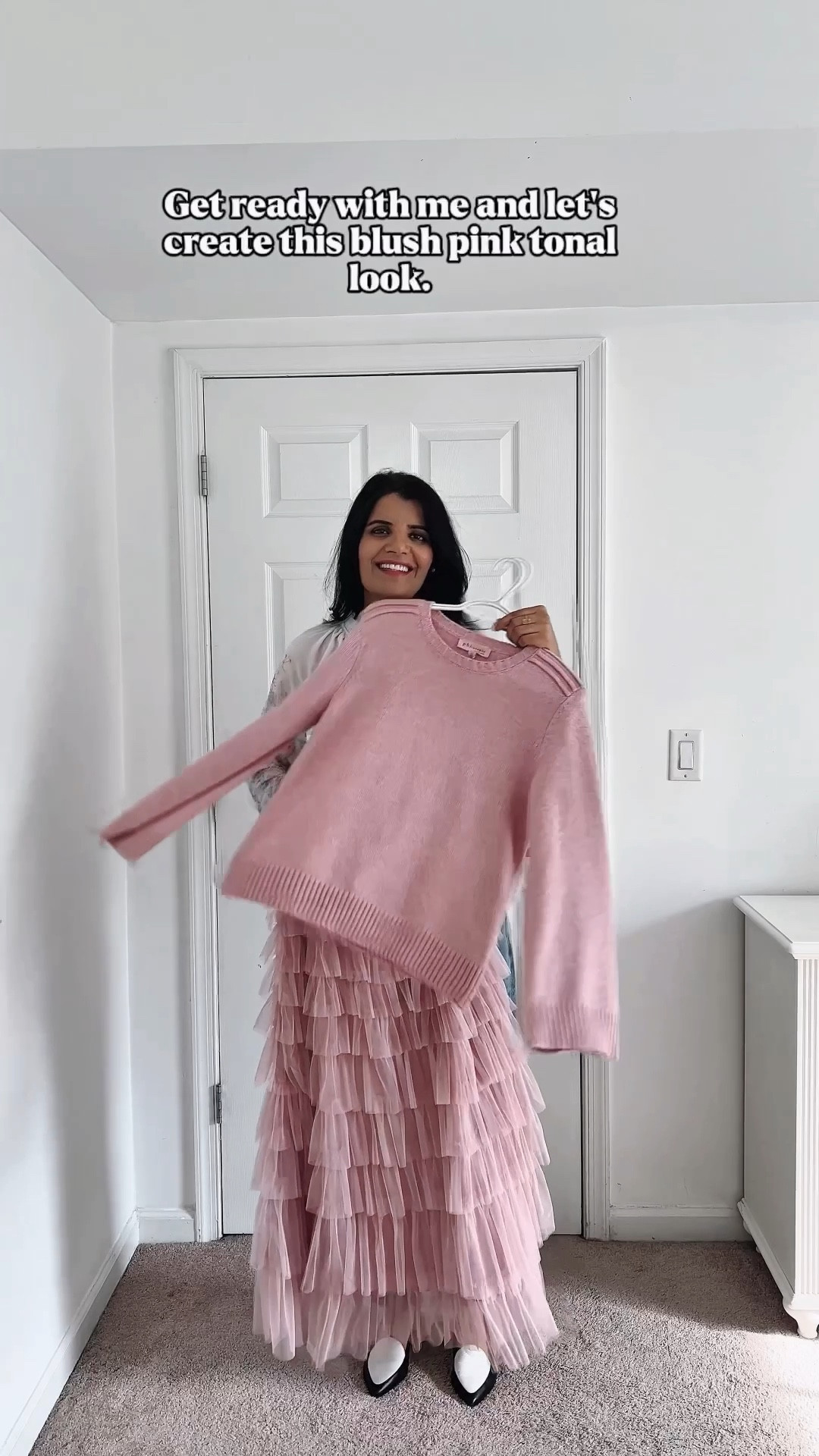 Blush Pink is the neutral for me! You can’t change my mind 😆 This tonal pink outfit is perfect for days you want to lighten up the winter blacks and greys and chocolate brown!  I have linked similar items to recreate the look. 