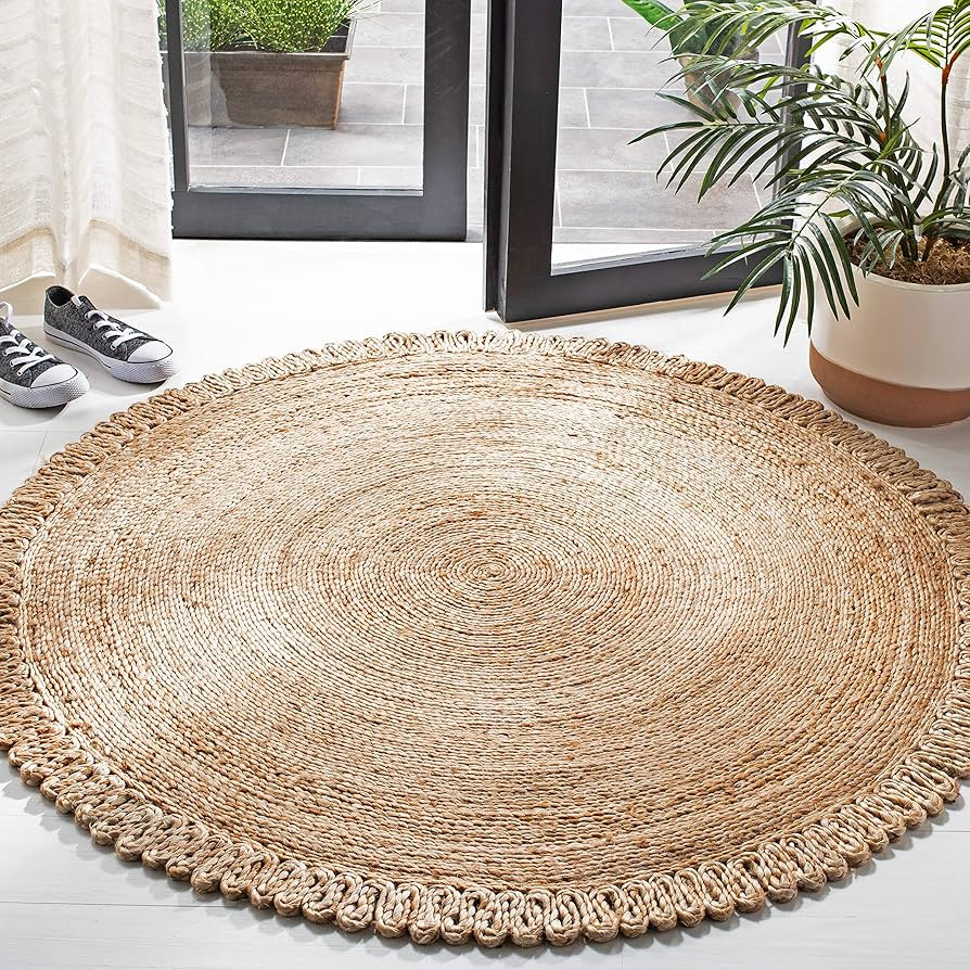 SAFAVIEH Natural Fiber Round Collection 4' Round Natural NF168A Handmade Boho Charm Farmhouse Jut... | Amazon (US)