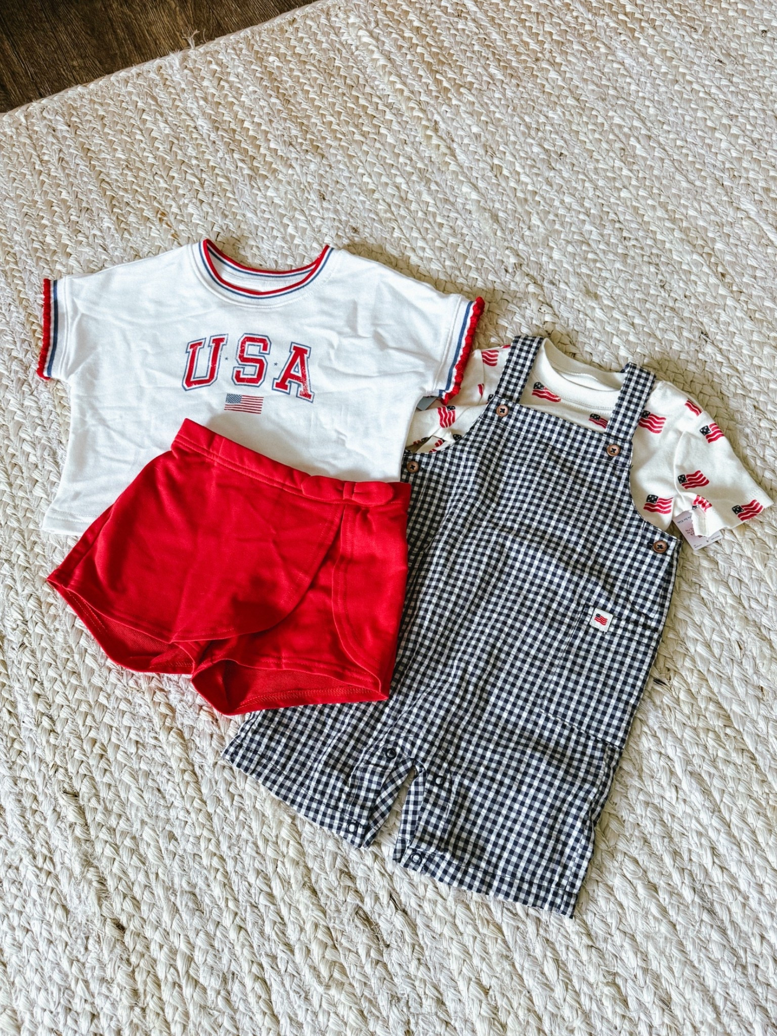 Cute patriotic toddler outfits

Red, white & blue outfit 
American outfit
American outfit 
Memorial Day sale 
Toddler outfits

#LTKKids #LTKBaby #LTKSaleAlert