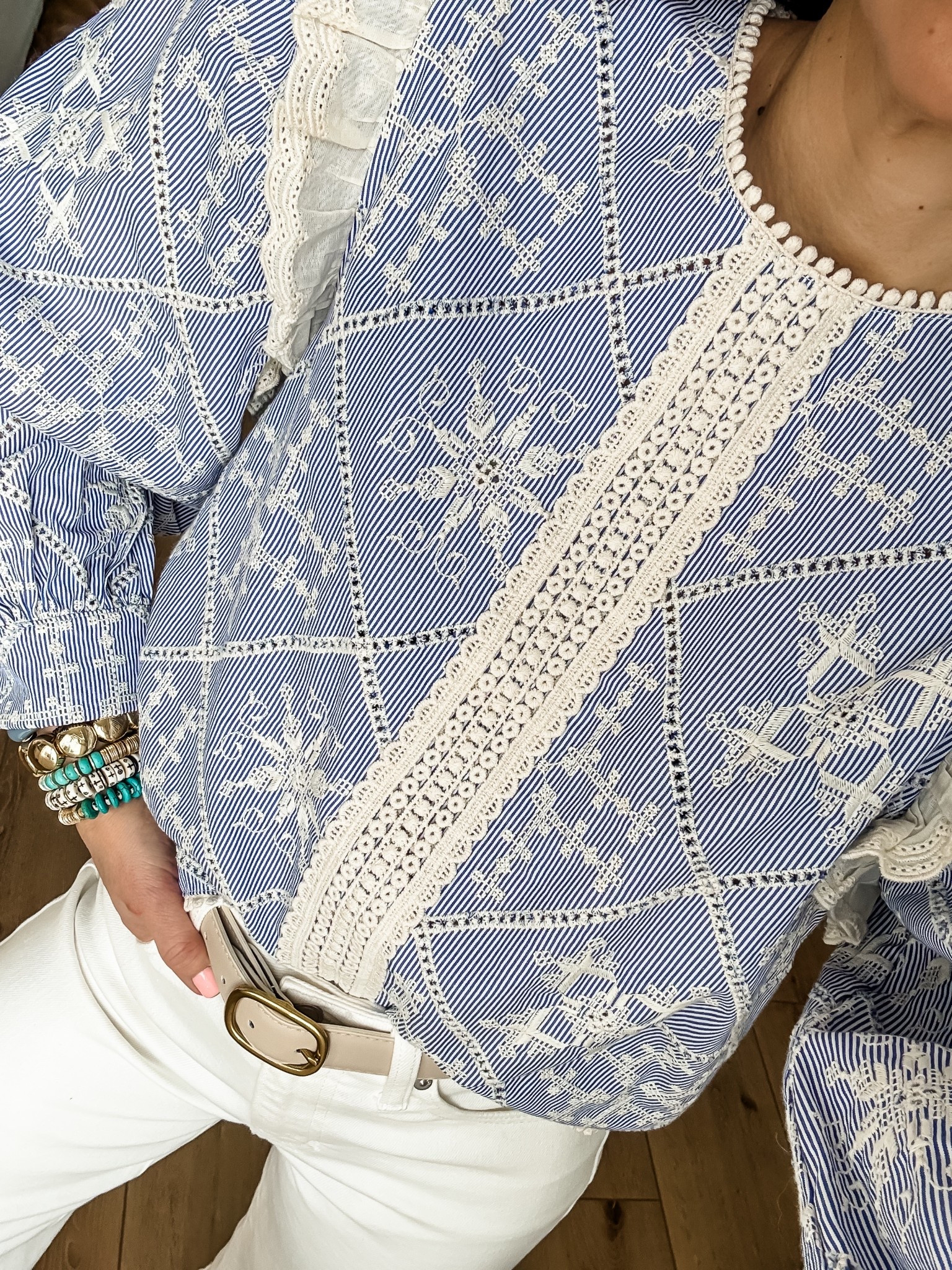 Wearing small top 

#LTKOver40