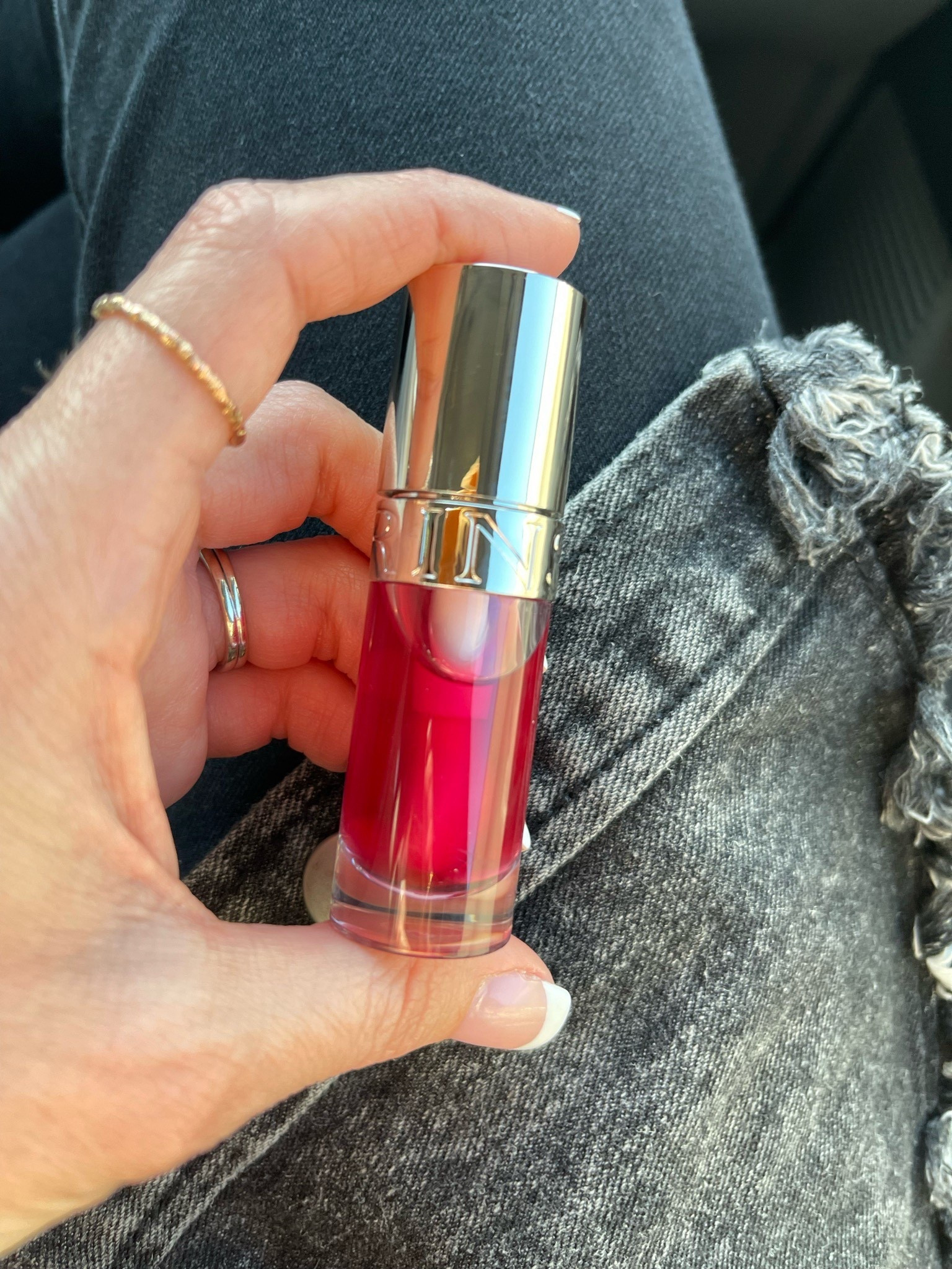 Favorite lip oil 👄

Lip care, skincare, beauty, gold ring, jeans and denim

#LTKSaleAlert #LTKBeauty #LTKFindsUnder100
