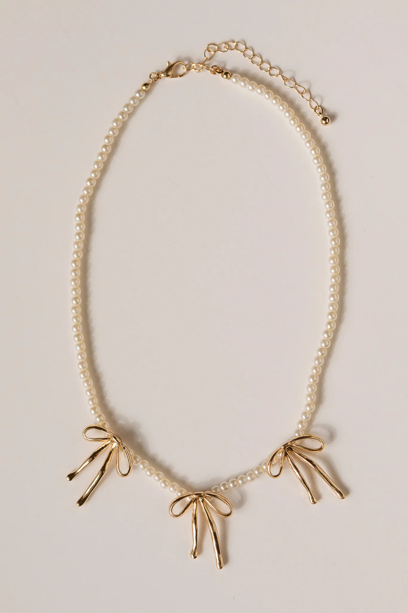 Trio Bow Pearl Necklace | Ivy City Co