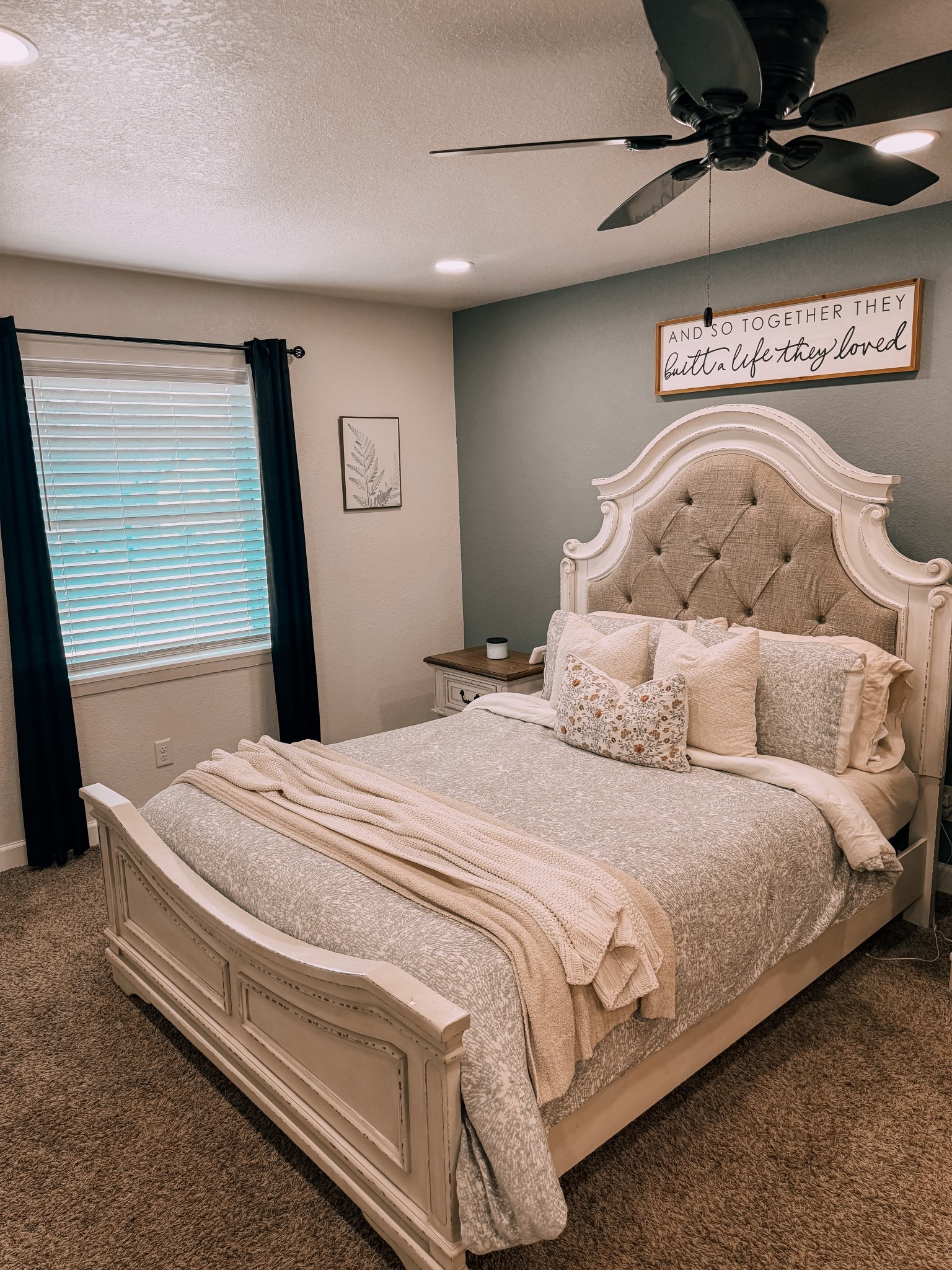 Spring bedding 🩵💐

#LTKSeasonal #LTKHome