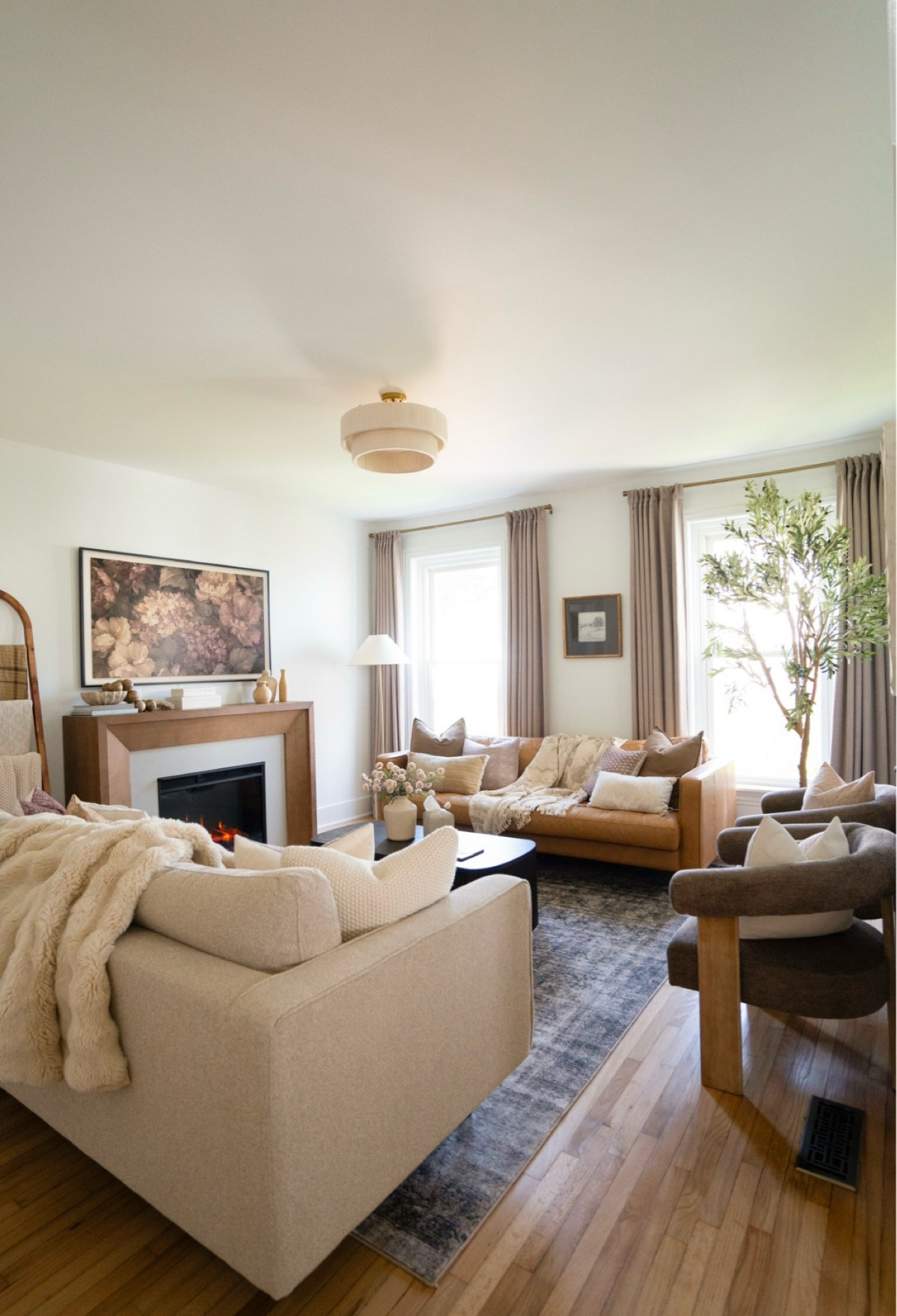 Our Airbnb living room is complete! Come stay awhile! I love our cozy space that feels so inviting for all the guests to lounge here! 

#Airbnbhome