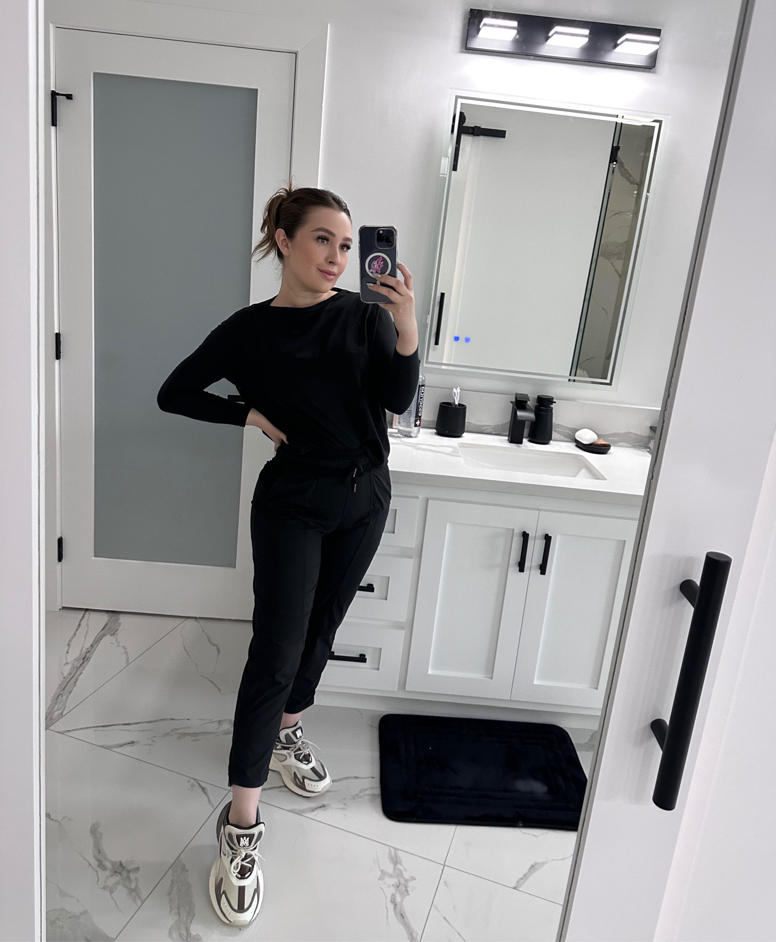 Estoy usando size 4 en blusa y pantalón! 


#LTKfamily #LTKstyletip #LTKfitness