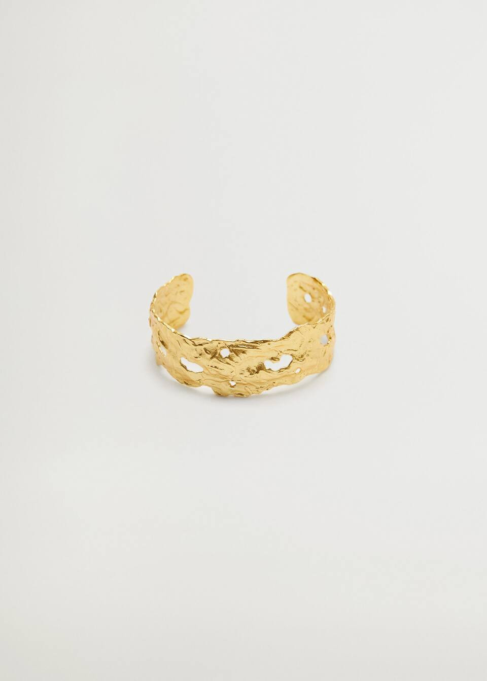 Embossed metal cuff | MANGO (US)