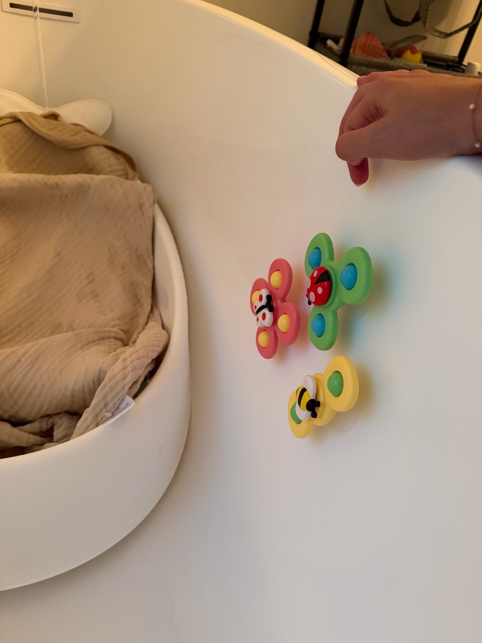 Bath time!! Use these spinners to entertain during bath but can also be used for car or airplane - suction to any window

#LTKBaby #LTKmomlife
