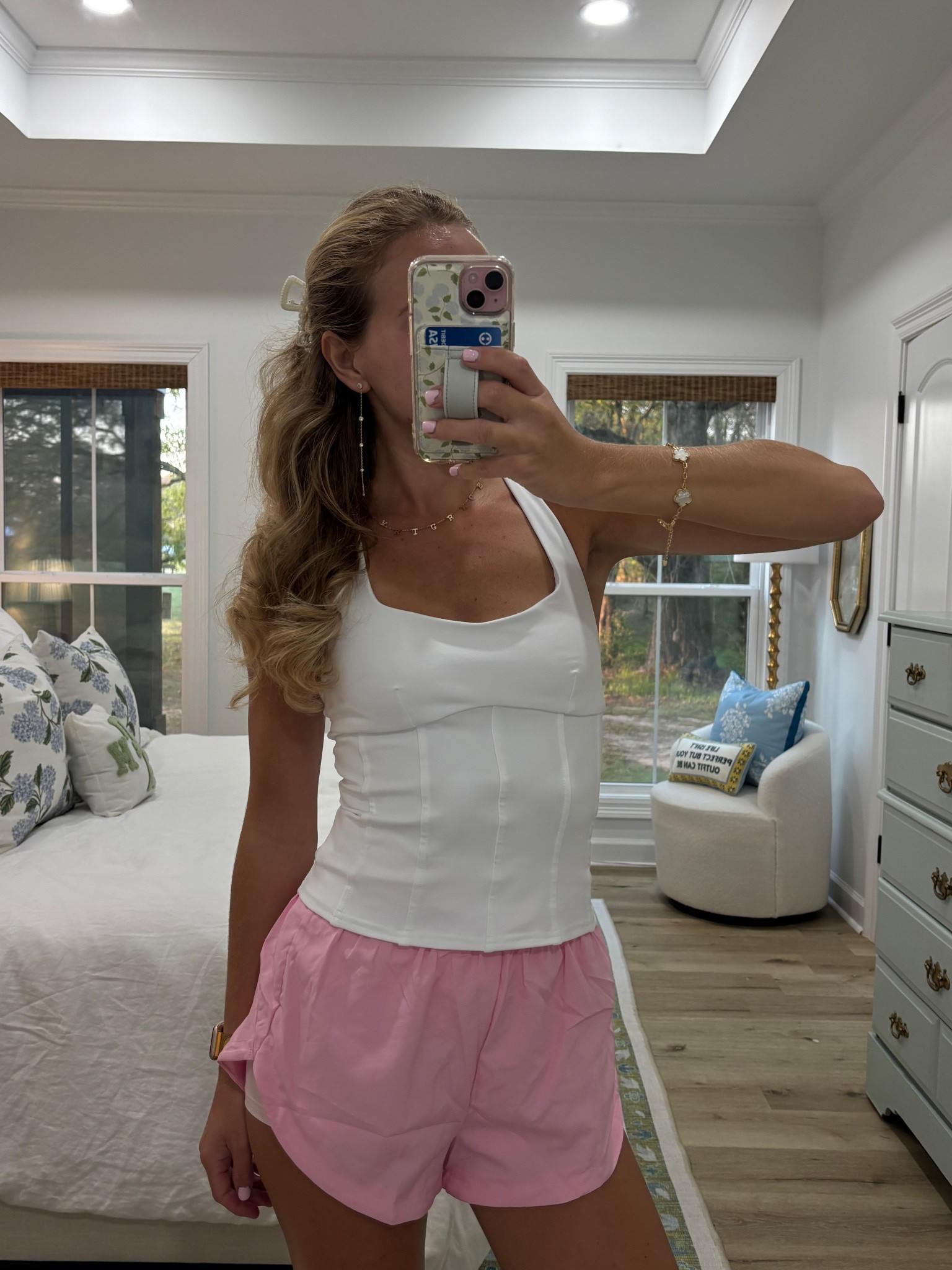 Dyingggg over this new top I got from alo last wknd!!!! It is perfect and everyone needs it 

#LTKootd #LTKfitnessgoals #LTKActive