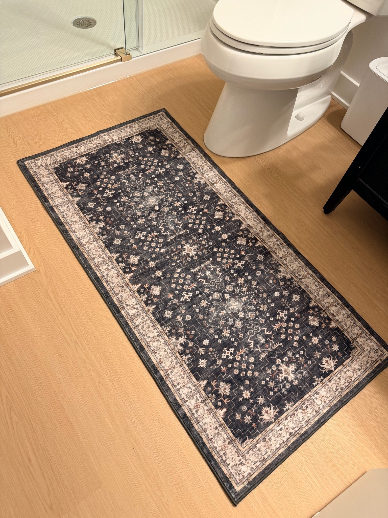My new favorite bathroom rug 🤩🙌

#LTKU #LTKHome #LTKSaleAlert