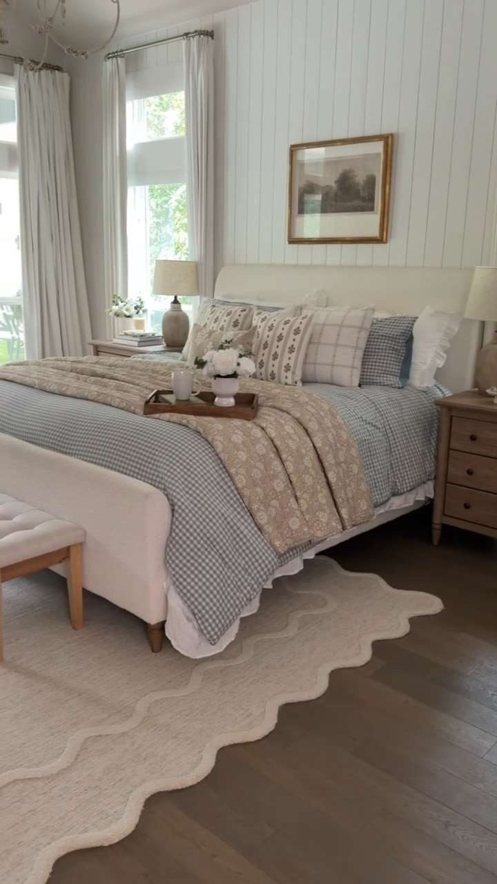 Obsessed with this pillow stack + bedding combo!!  

 #LTKSeasonal #LTKHome