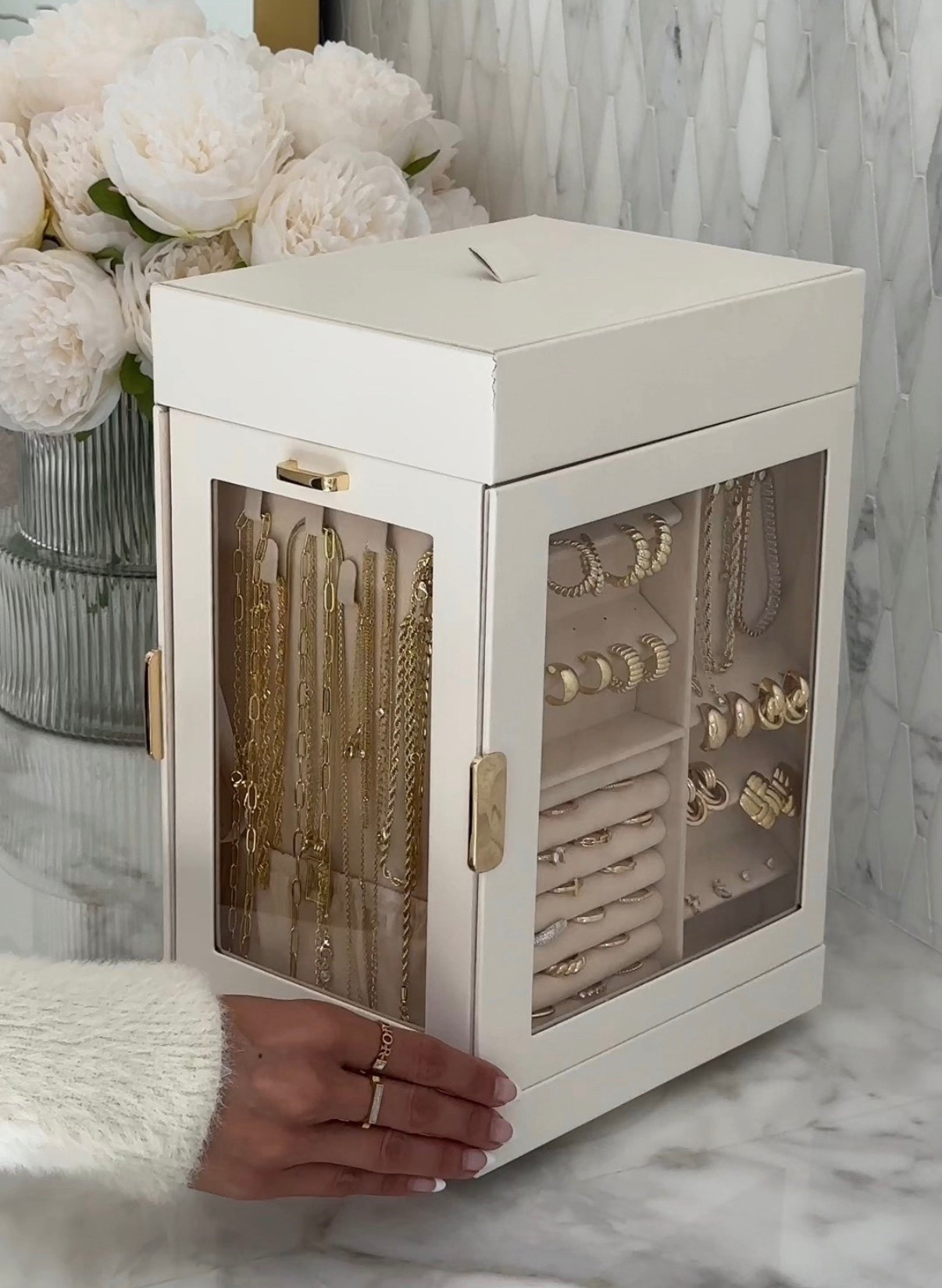 Scroll to shop! Follow for more finds! Xo! 🥰

#LTKdayinmylife #LTKootd #LTKgrwm