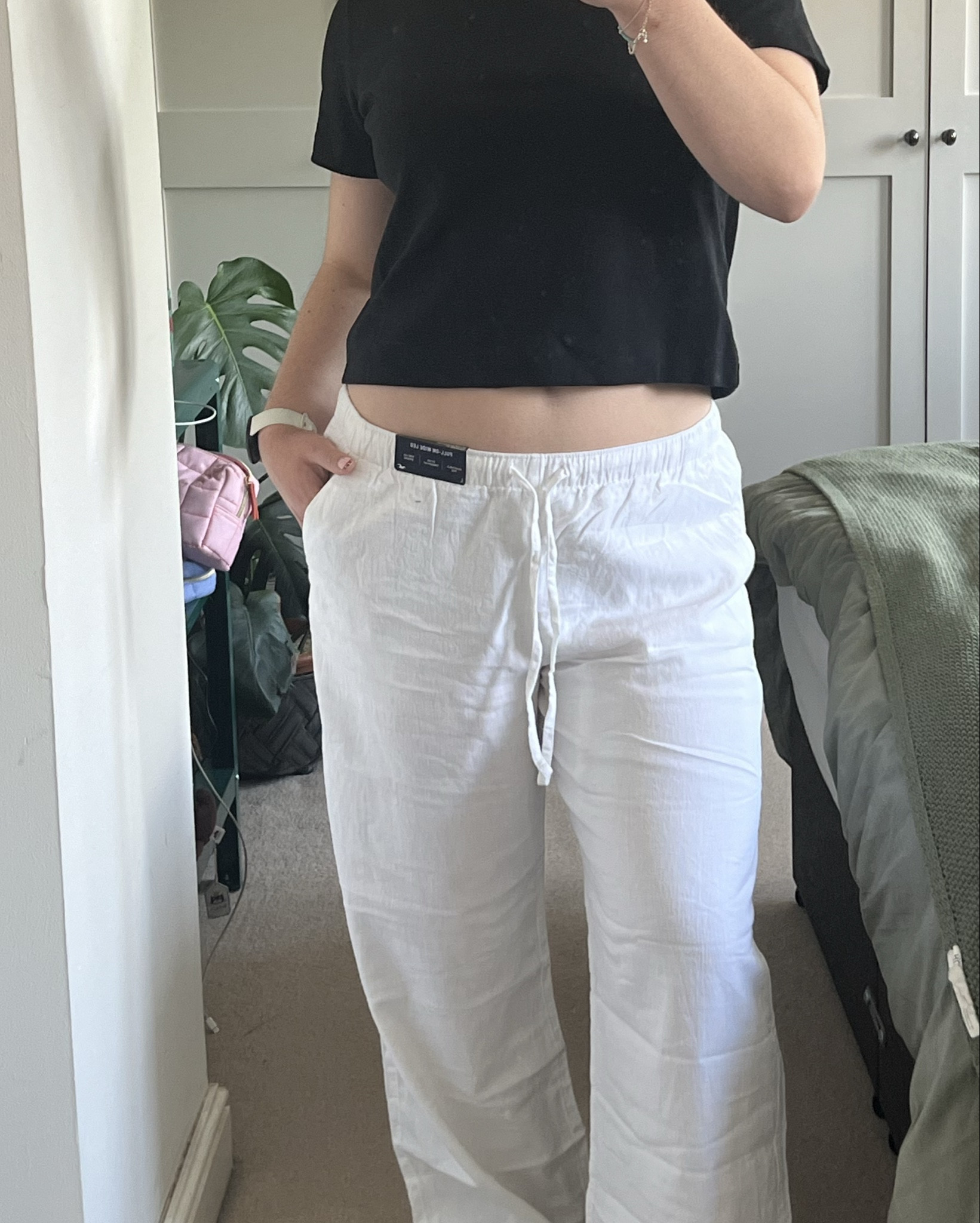 The most perfect white linen trousers that aren’t see through and don’t break the bank 

#LTKsummer #LTKuk #LTKeurope
