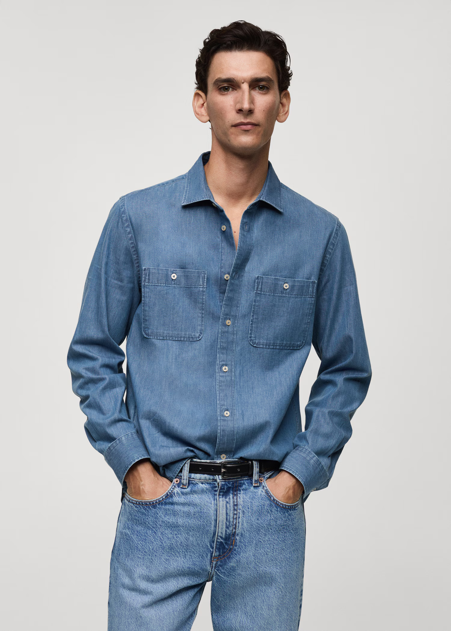 Denim regular-fit overhemd met borstzakken - Heren | MANGO Nederland | MANGO (NL)