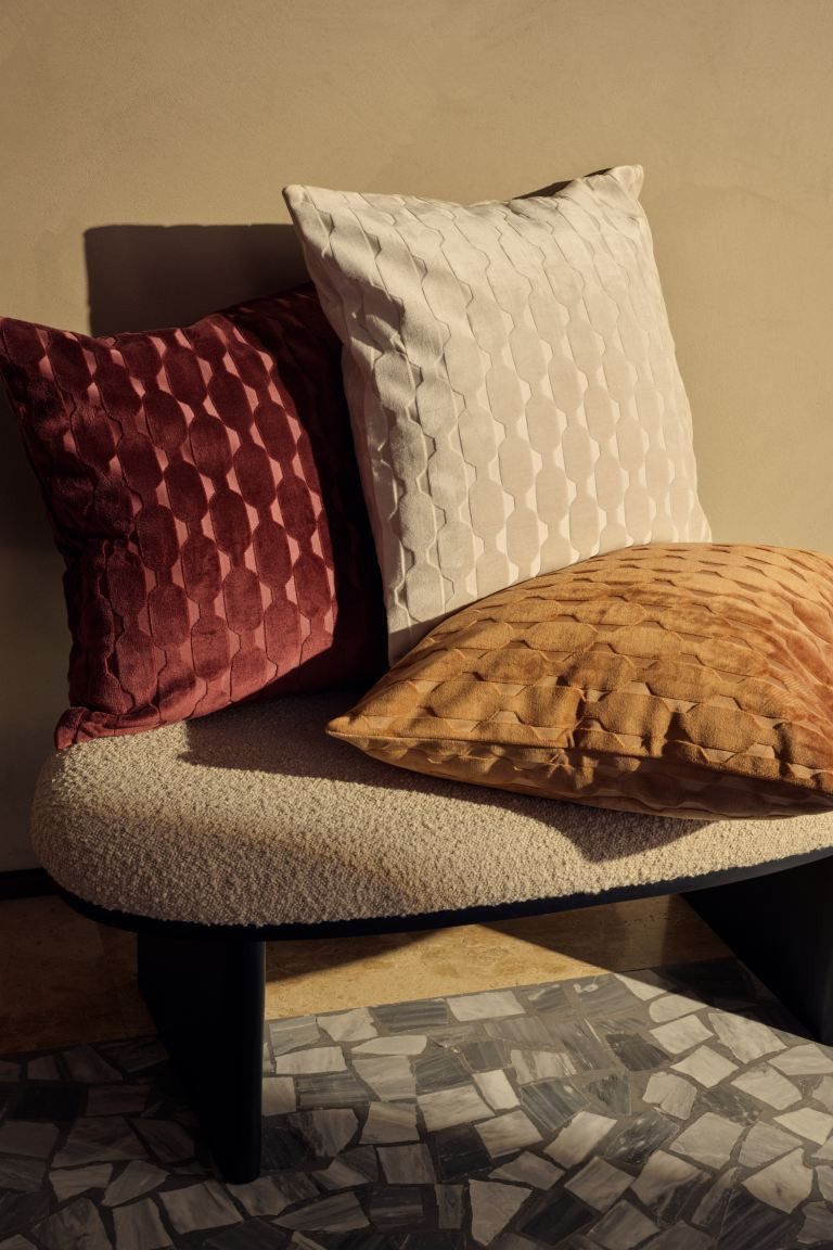 Patterned cushion cover - Light beige/Patterned - Home All | H&M GB | H&M (UK, MY, IN, SG, PH, TW, HK)
