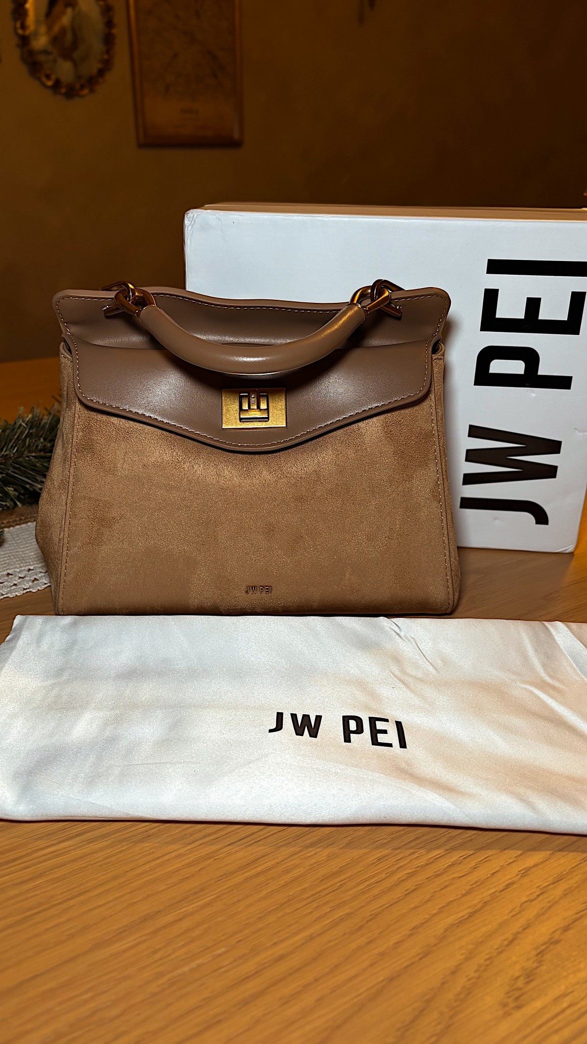 Ok cutie bag 😮‍💨 

#LTKGiftGuide #LTKWorkwear #LTKSaleAlert