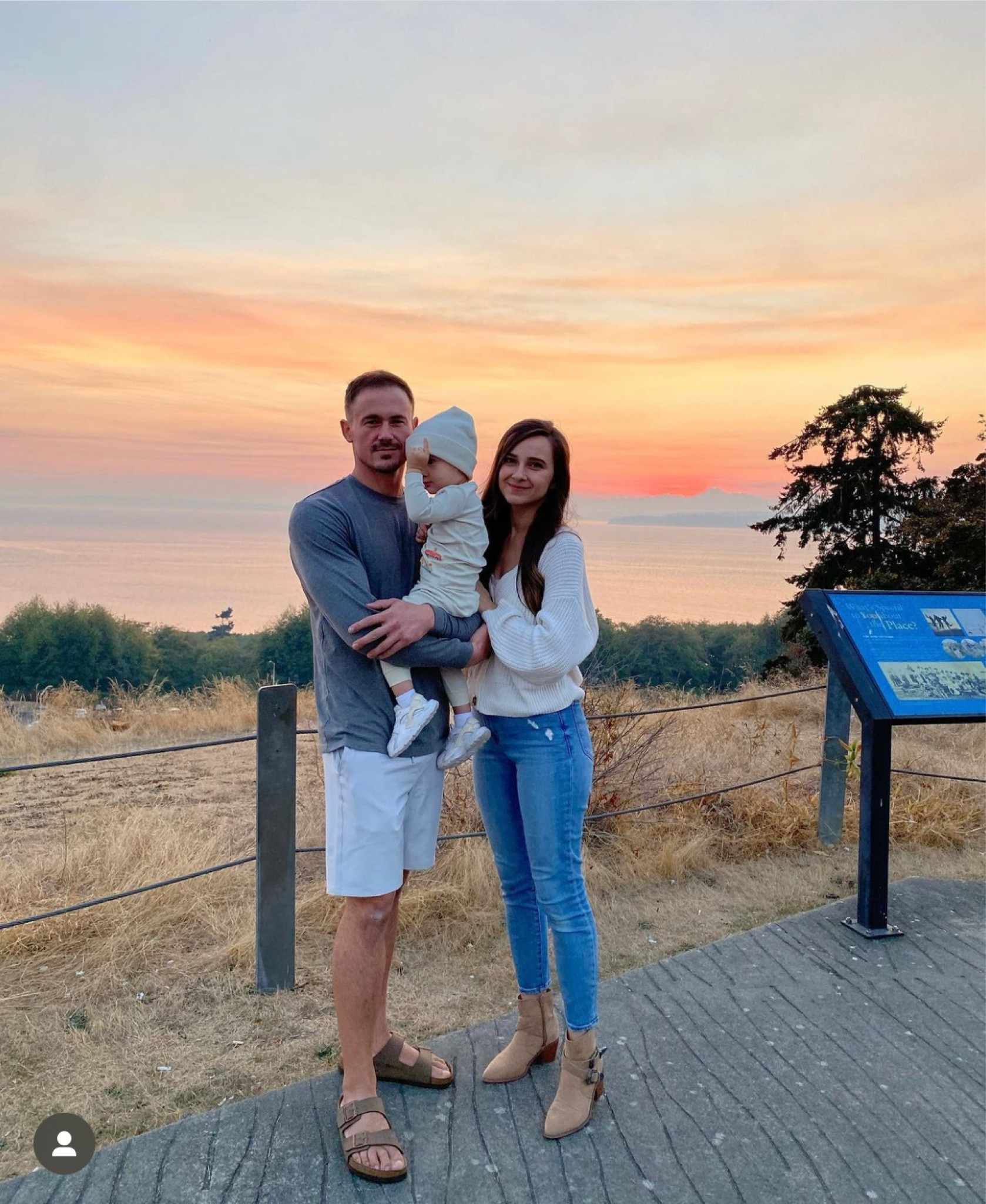 Cozy cream cardigan sweater jeans outfits Tilly’s cyber week sale half off

#LTKsalealert #LTKSeasonal #LTKCyberweek