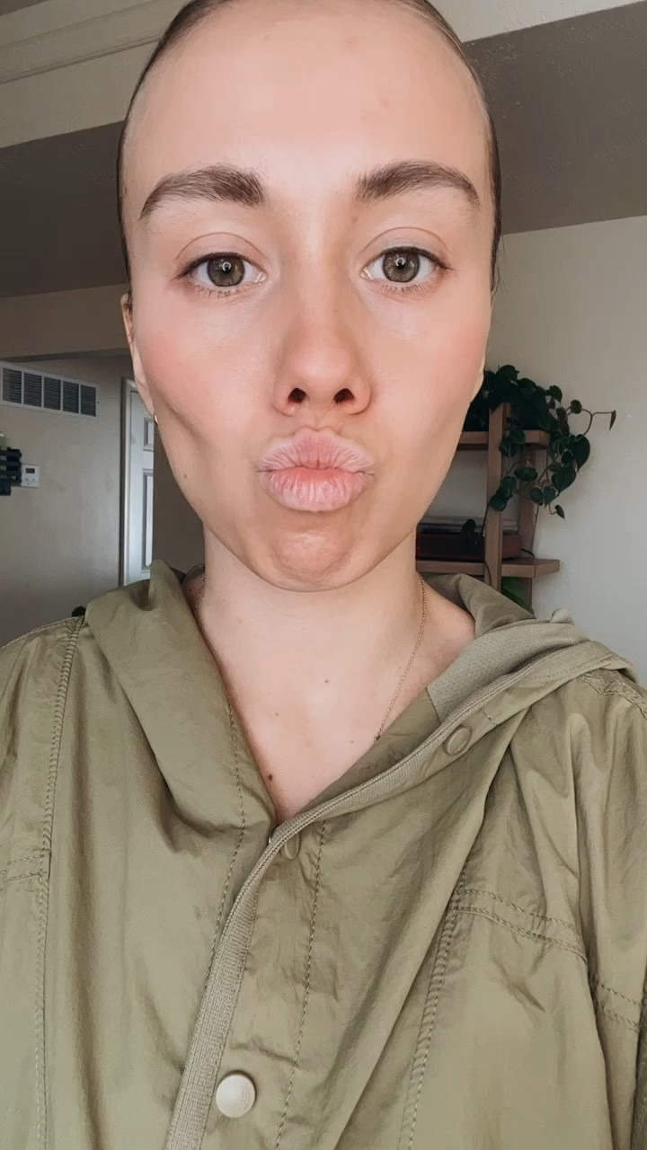 Wanted to show off my new Free People jacket/windbreaker. It’s versatile and can be loungewear, workout wear, or be dressed cute. I’m 5’4” and wearing an xs! 

Also wearing my FAVORITE Nike leggings. They are so comfy, tight fitting, and stretchy. I’m wearing an xs in those as well  

#LTKfit #LTKstyletip #LTKworkwear