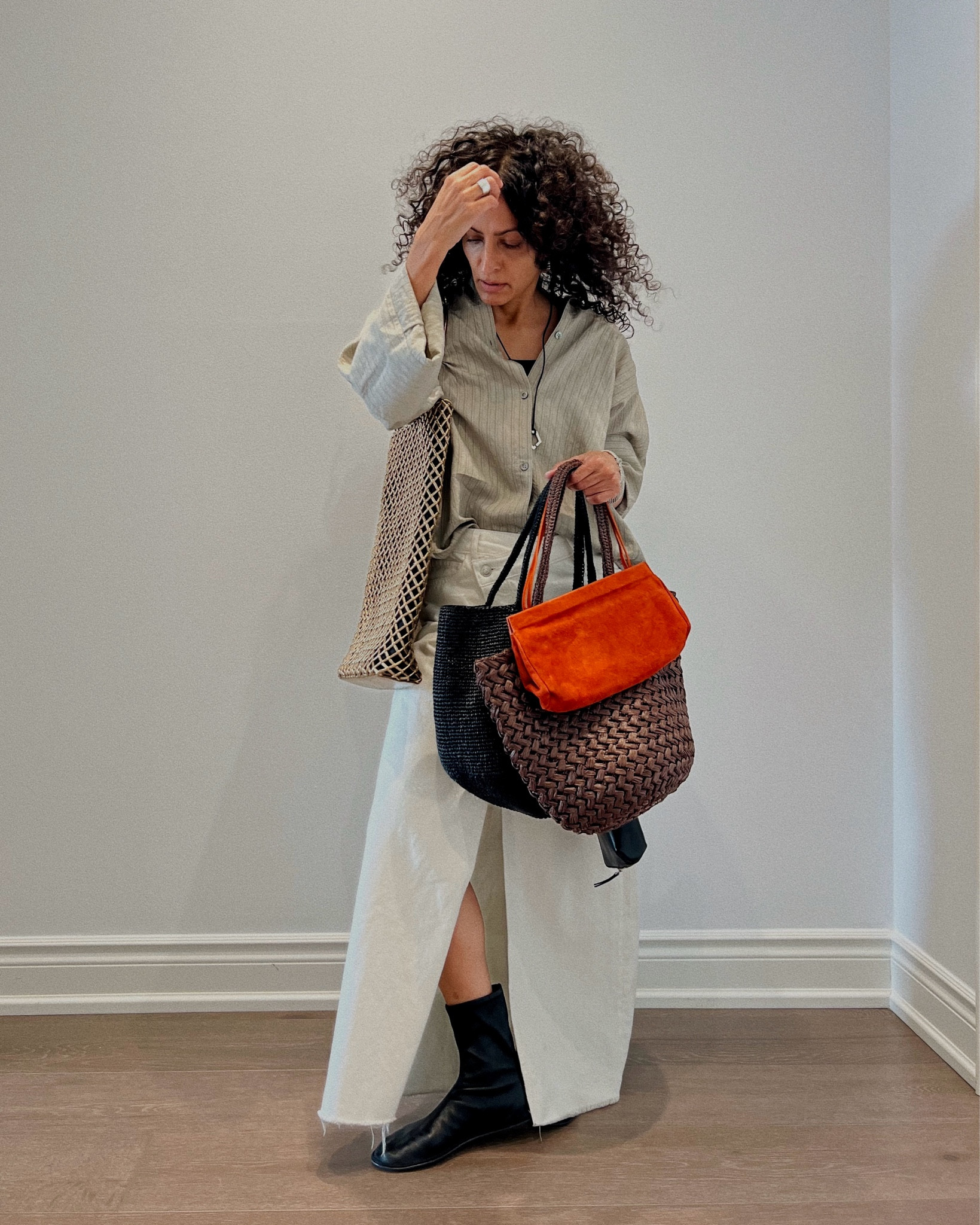The Row ザロウEstelle raffia tote 茶 The Row - Estelle Espresso Raffia Tote Bag | Mitchell Stores