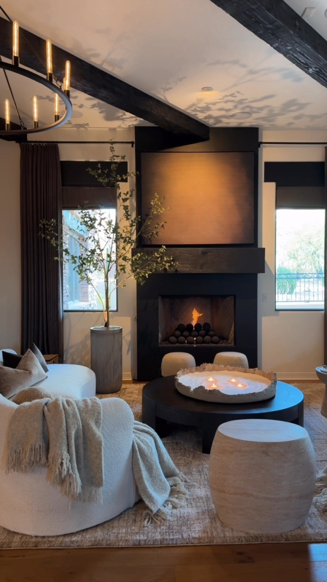 It’s the smallest details that give a hike such a warm and luxe vibe ☺️ here are some examples 

Ambient lighting 
Accent side table 
Faux tree
Living room Inspo 
Modern living room 

Summerthompsonstyles

#LTKSaleAlert #LTKHome #LTKU