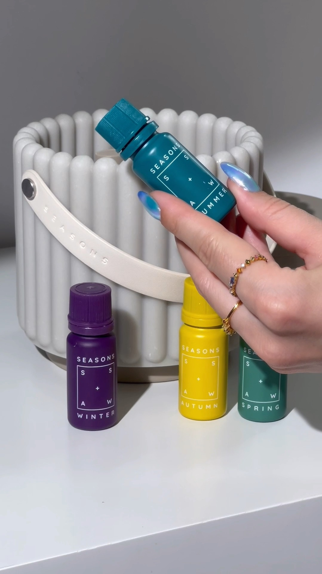 Obsessed with my SEASONS Soni Diffuser and all these seasonal scents ✨ 

Gray Soni 2.0 Diffuser + Essential Oils

#LTKU #LTKHome #LTKSeasonal