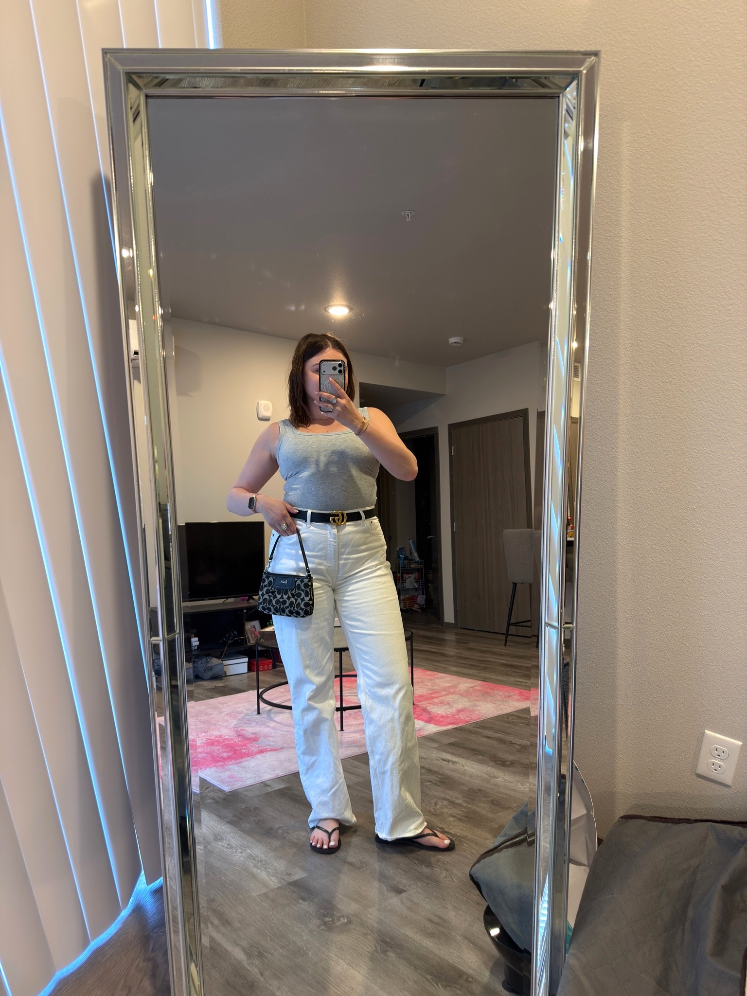 Crazy work day today that took me from meetings to massages to client shoots to happy hour! Love a good elevated basic look to help me through it all 🥰

I’m wearing a M tank, size 31 L jeans and size 9 flip flops

#LTKootd #LTKMidsize #LTKWorkwear