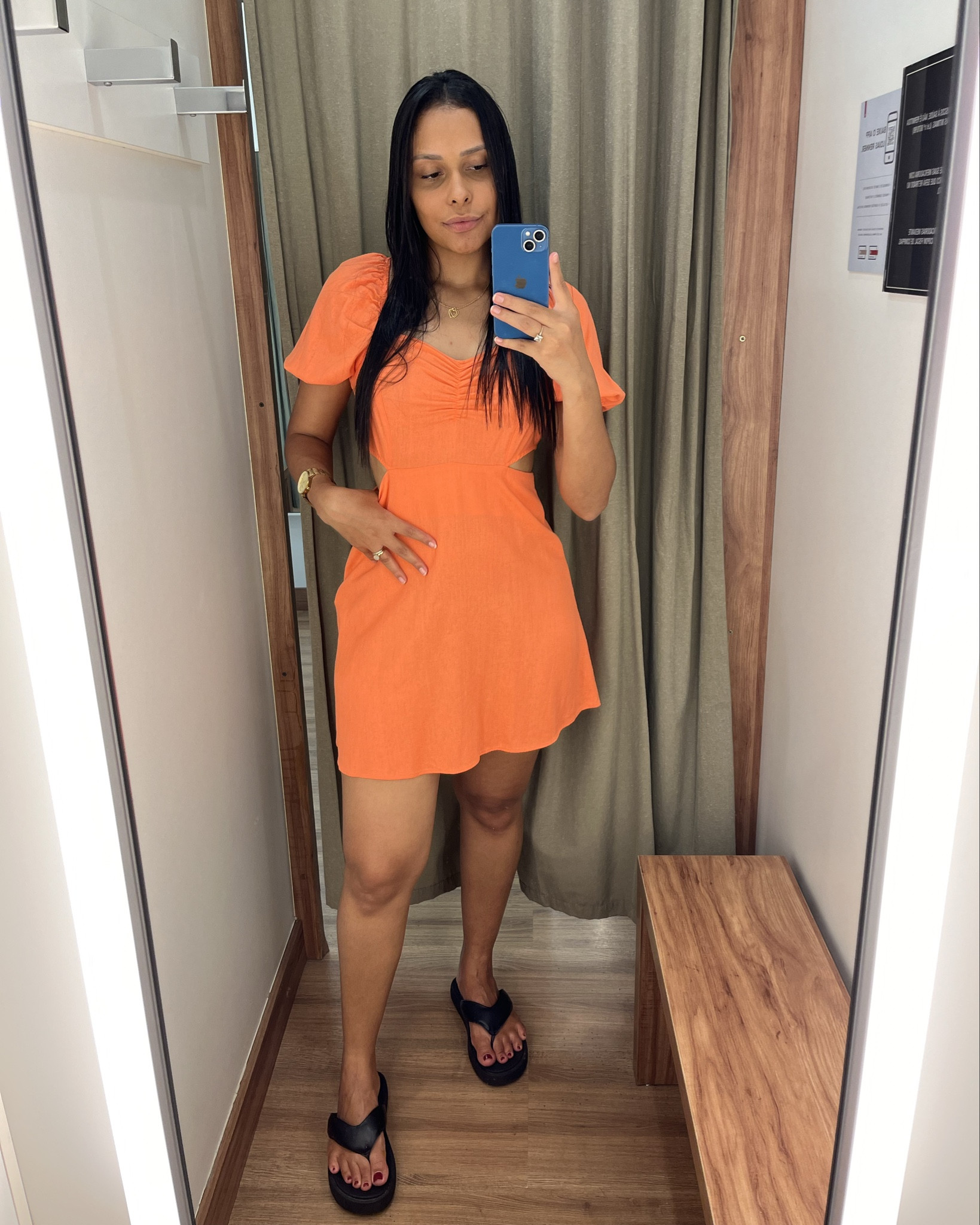 Para as amantes de vestido❤️ esse é um modelo mais curtinho, ideal para um passeio a tarde, de tênis ou rasteira. 

Detalhes: em linho, com mangas bufante e com recortes vazado nas laterais
*estou vestindo um M*

#vestido #moda #provadorrenner #lojasrenner

#LTKbrasil #LTKstyletip