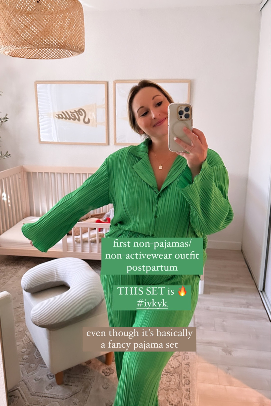 Set is perfect with or without a bump, pregnant or postpartum!

Wearing L. I am 5’4” Pants are long, ideal to be worn with heels, but hem well just with a clean cut with scissors 