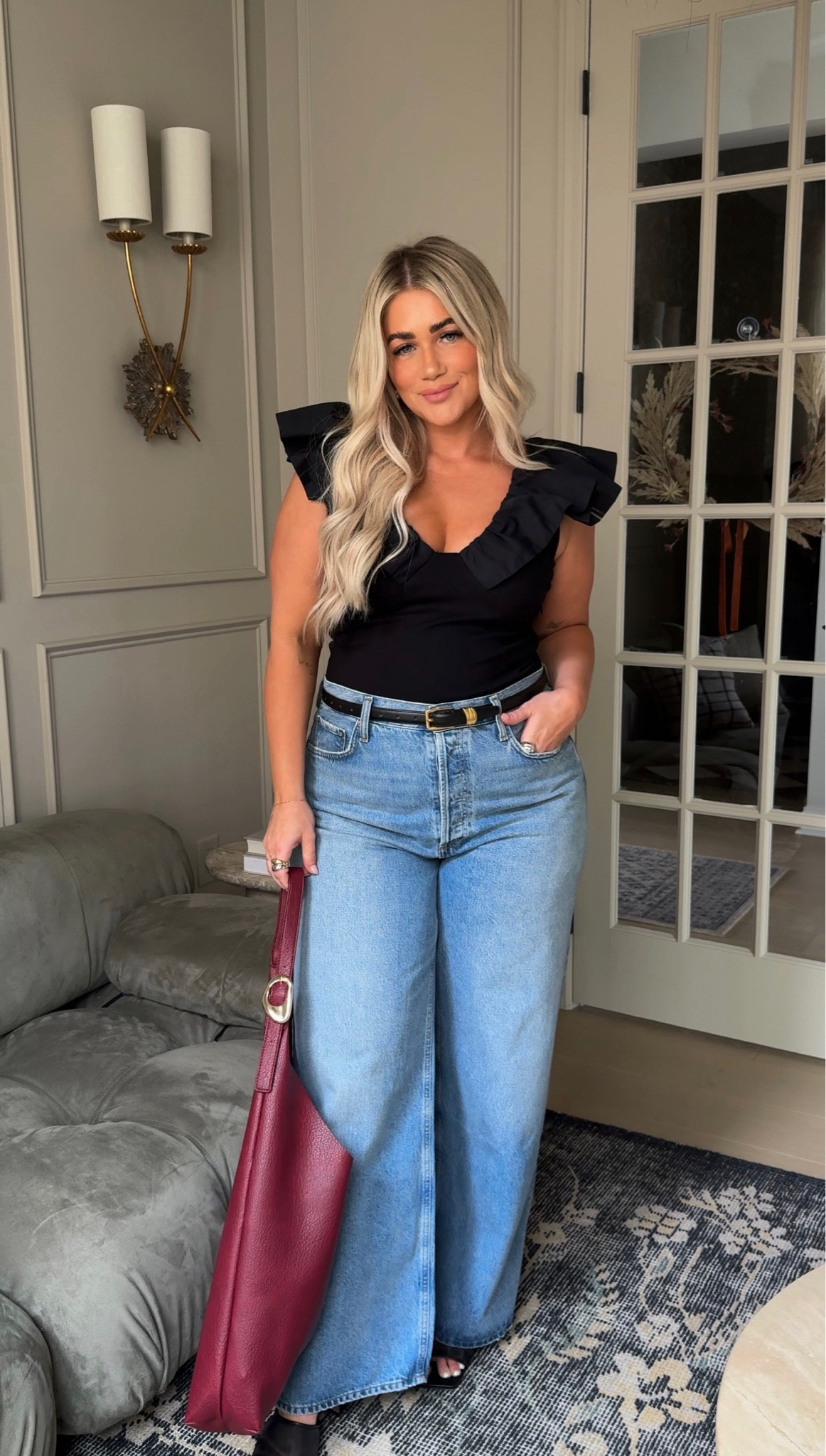 The most flattering top🖤 #fall #top #kelclight 

Top- Medium
Jeans- 31

#LTKMidsize #LTKSeasonal #LTKStyleTip