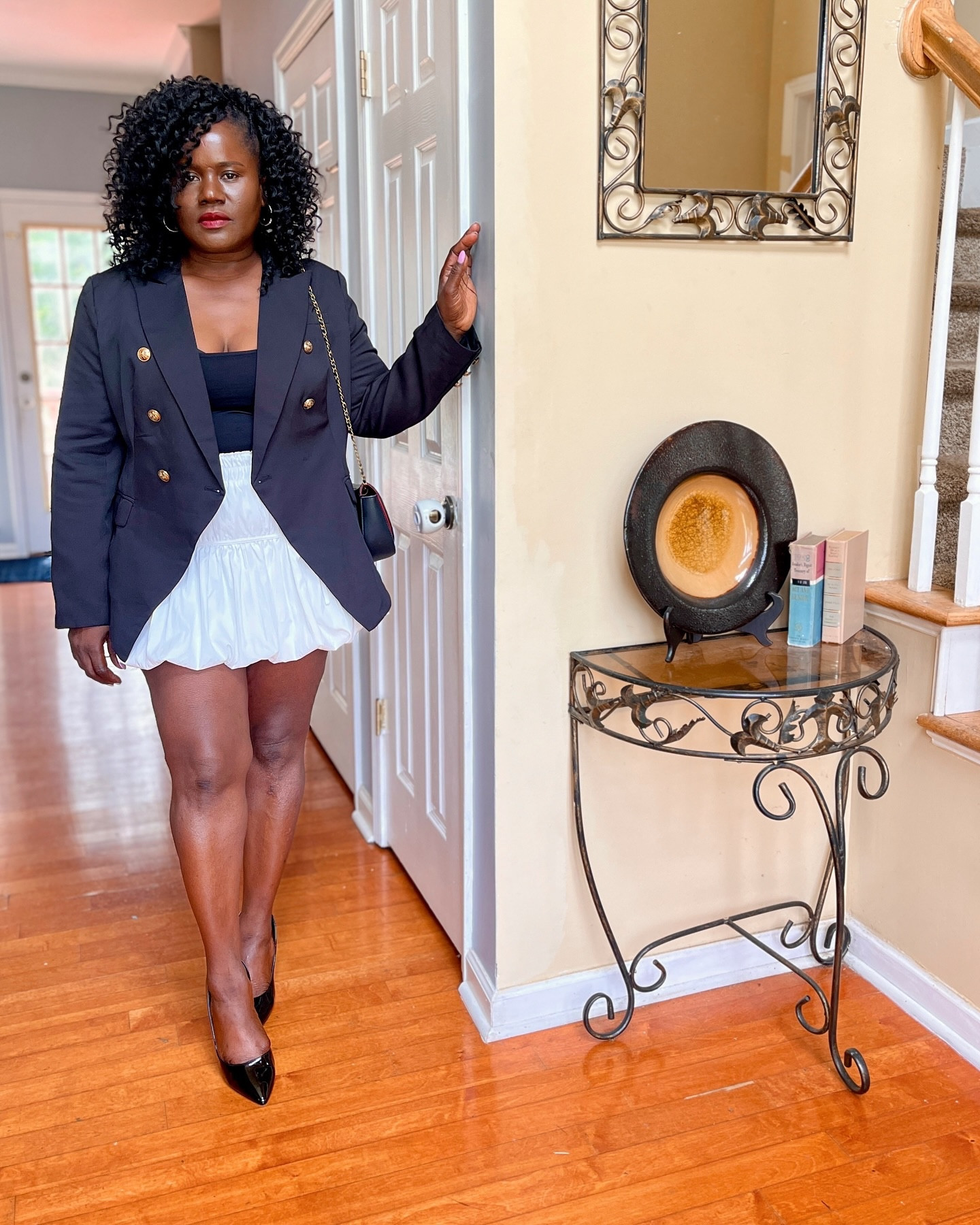 A little black and white before the next color invasion. Lol
🖤🤍
.
Do what makes you happy, 
even if it costs you money. 
.
.
.
#outﬁtinspo #styleinspo #mystyle #styletips #beyou #fashion #atlblogger

#LTKStyleTip #LTKOver40