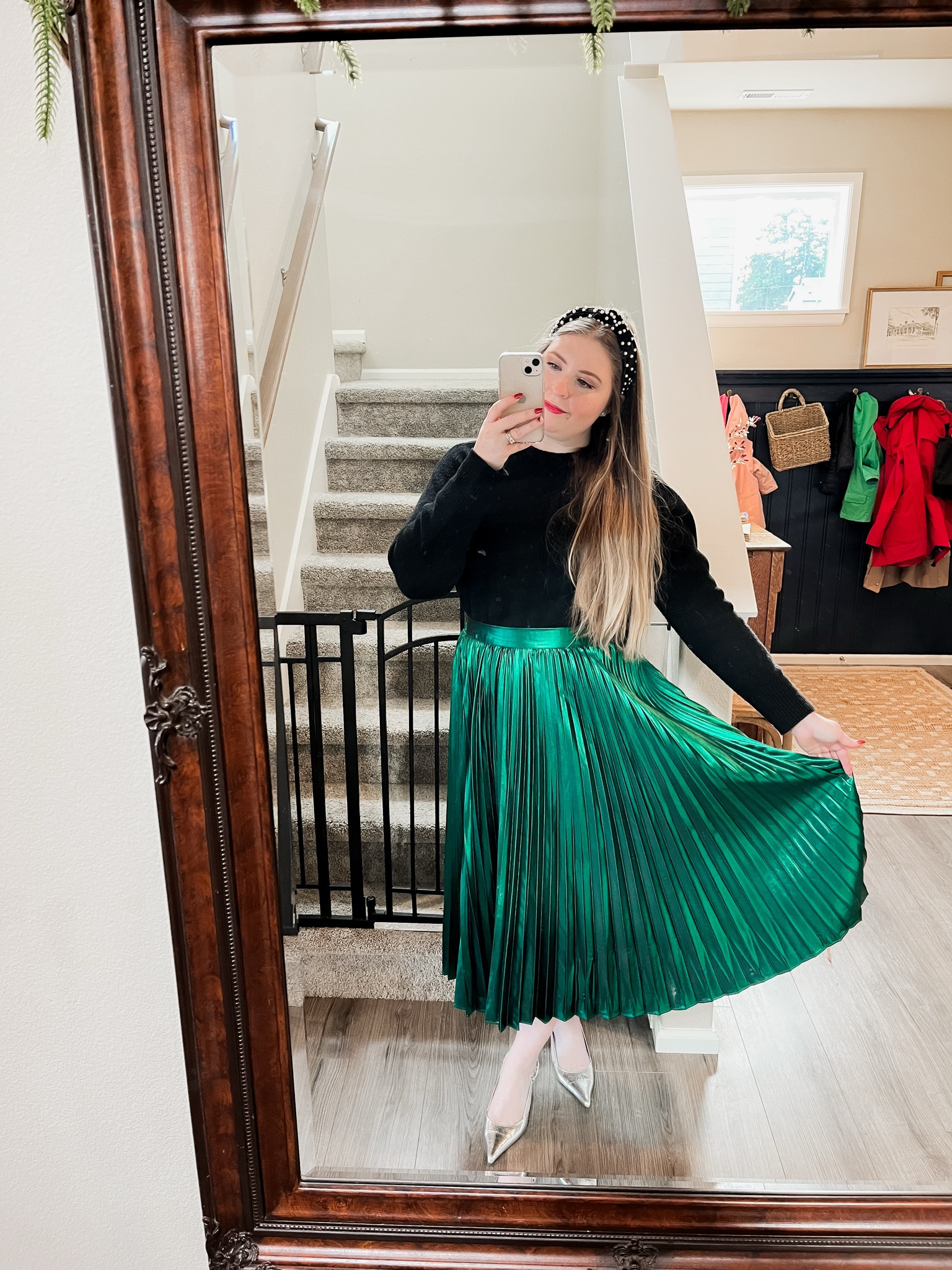 Holiday outfit inspo ❤️🎄✨ 
Skirt runs tts with very comfortable elastic waistband. Still in stock in black and gold 

#LTKHoliday #LTKFindsUnder50 #LTKSeasonal