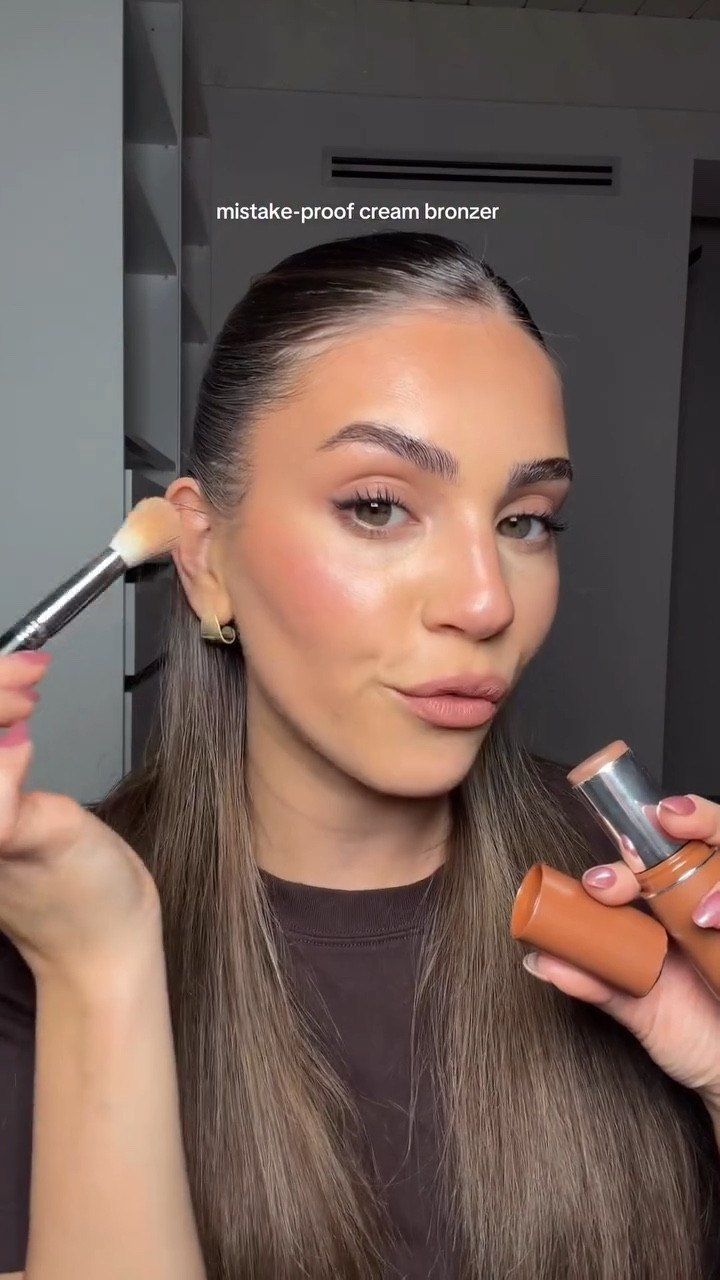 sooo buttery smooth I didn’t even cut the video 🤎 @diorbeauty forever skin bronze, I wear shade 03 and it’s unreal @diorbeautylovers #DiorForever #DiorMakeup