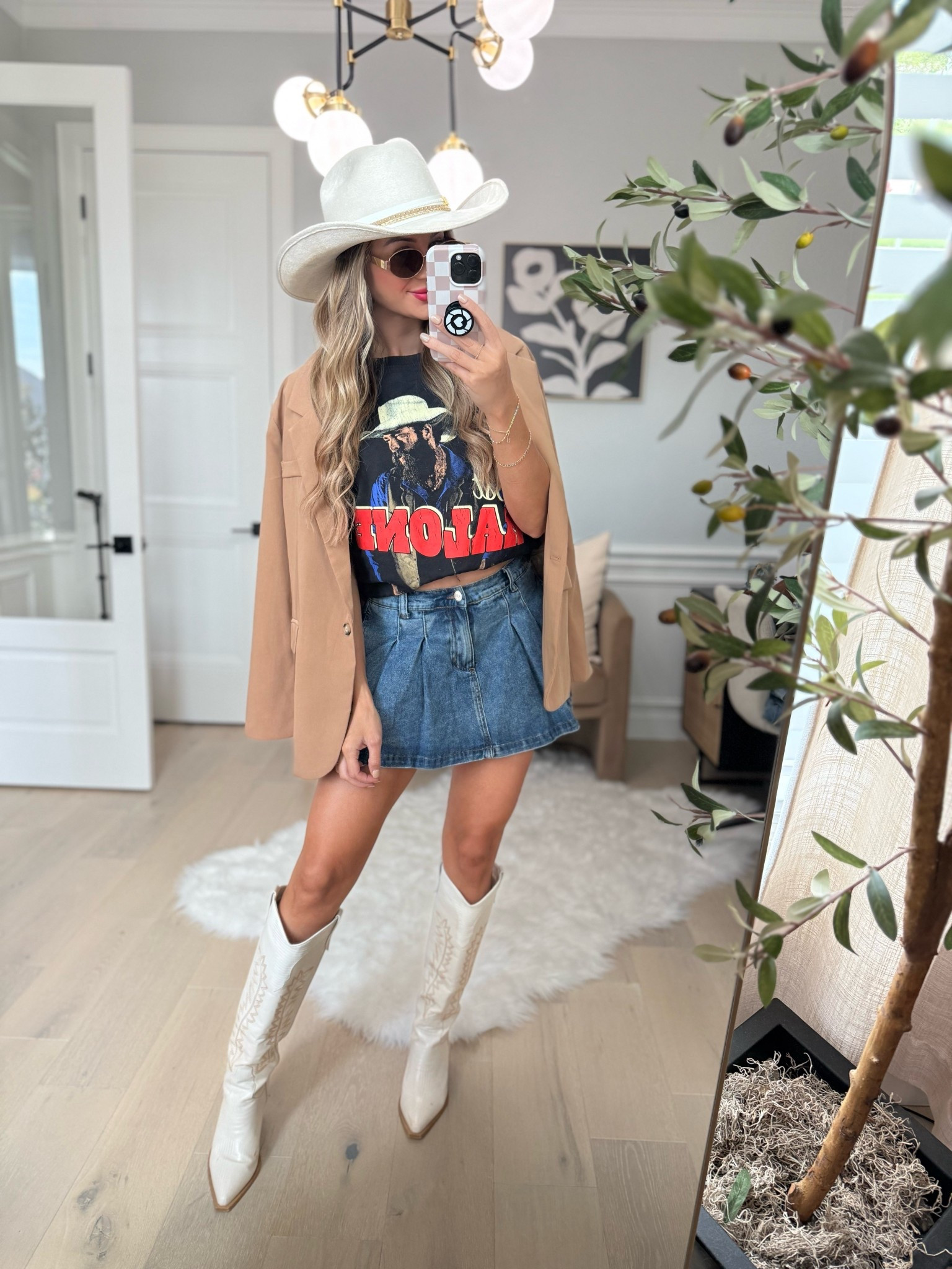 Country music concert outfit / Post Malone / graphic tee 

#LTKShoeCrush #LTKSaleAlert #LTKStyleTip