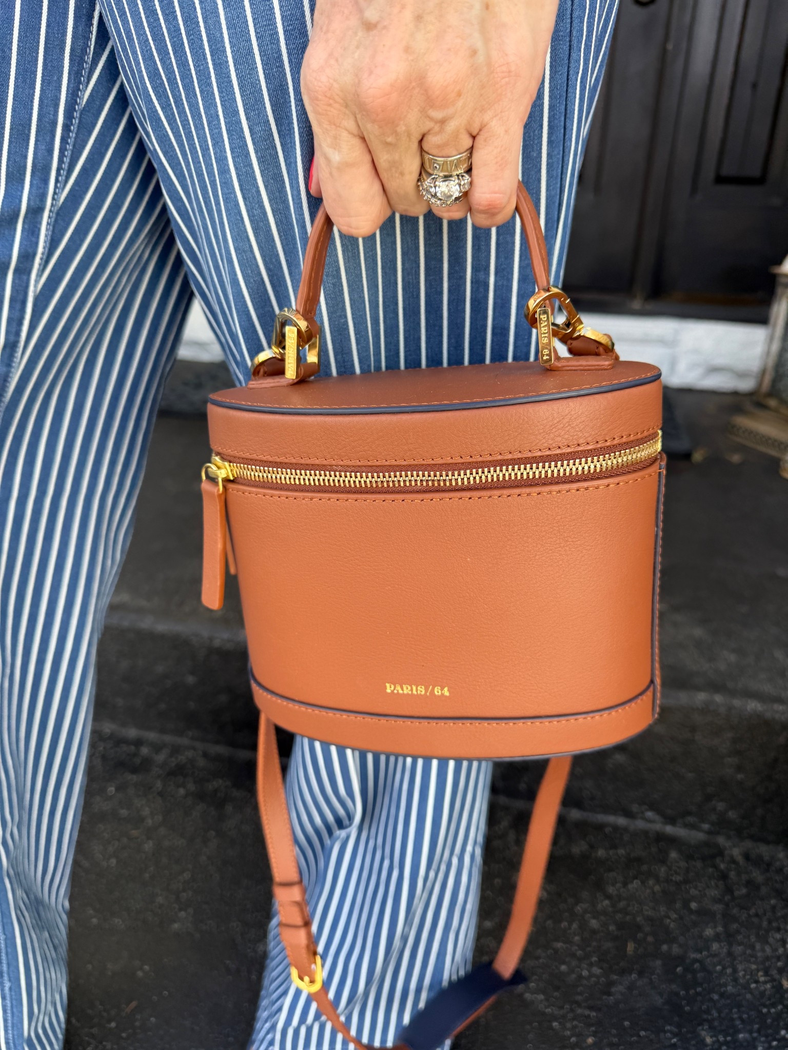 Bag lovers
The cutest small bag that holds all your essential!

Paris 64 real leather bag that has a handle or strap 
Beautiful quality and craftsmanship 

A bag you’ll have forever 
Other colors available 

Pants are nydj chambray pinstripe 



#LTKOver40