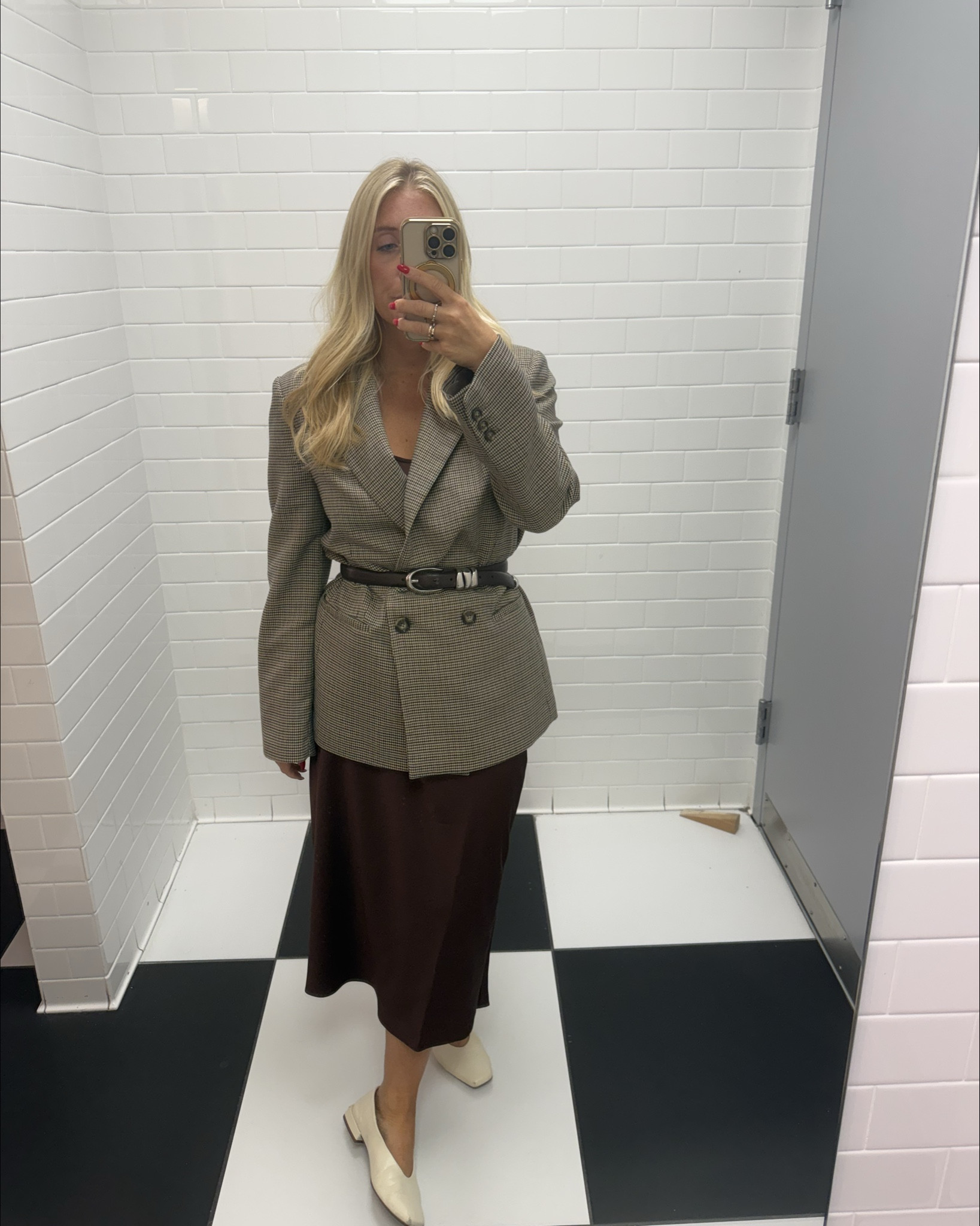 Blazer and jacket and pumpkin spice latte! We love blazer season from the office to drinks! 

#LTKSeasonal #LTKFallSale #LTKWorkwear