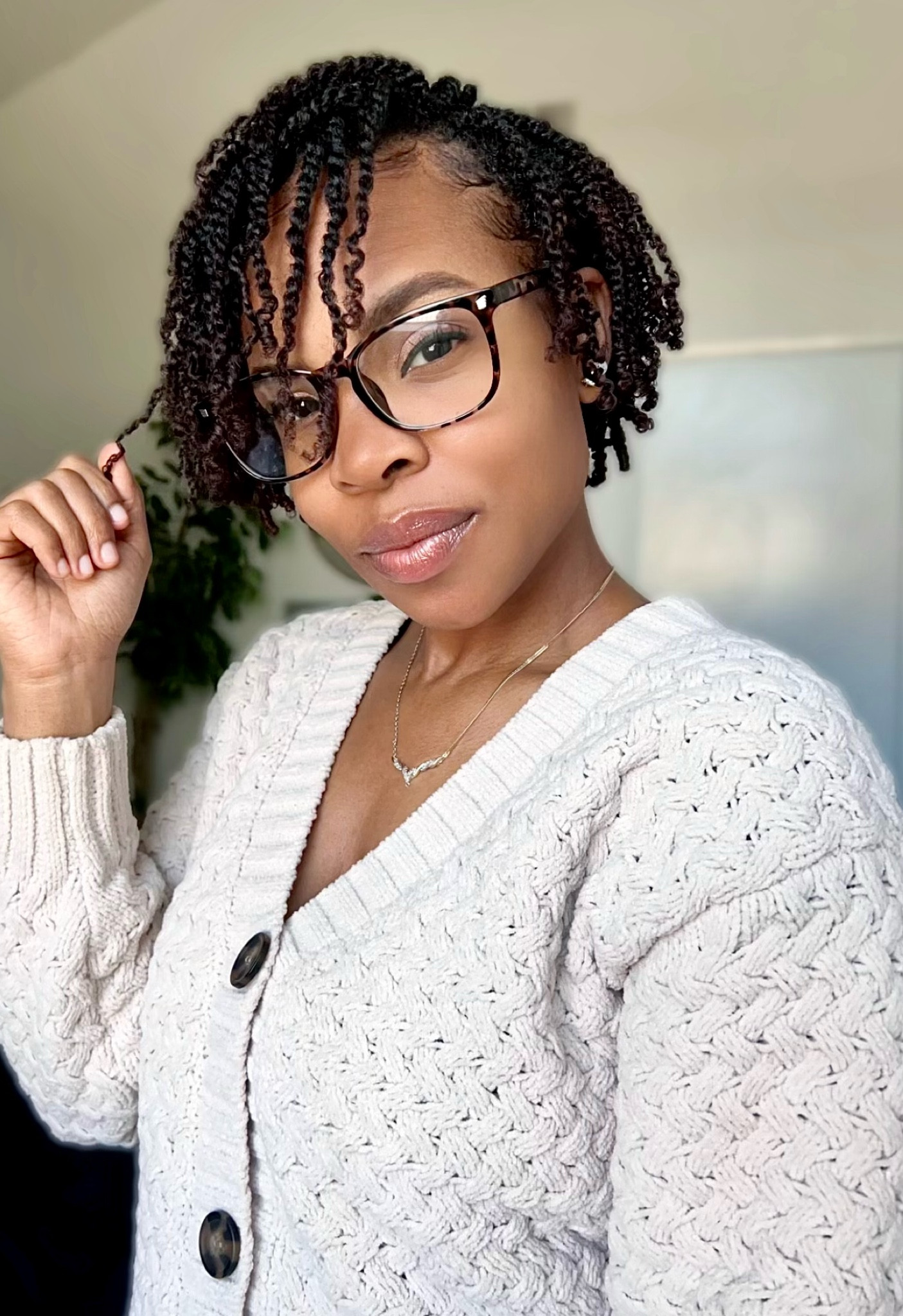 Mini twist with a warm cardigan!!!

#LTKBeauty #LTKSeasonal #LTKHoliday