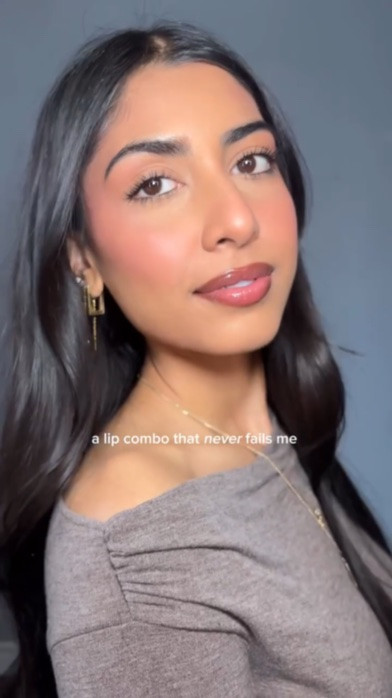 One of my fav go to lippies @anastasiabeverlyhills cool brown + @yslbeauty loveshine plumping gloss in 44
.
.
.
#yslbeauty #yslloveshine #anastasiabeverlyhills #lipliner #lipcombo