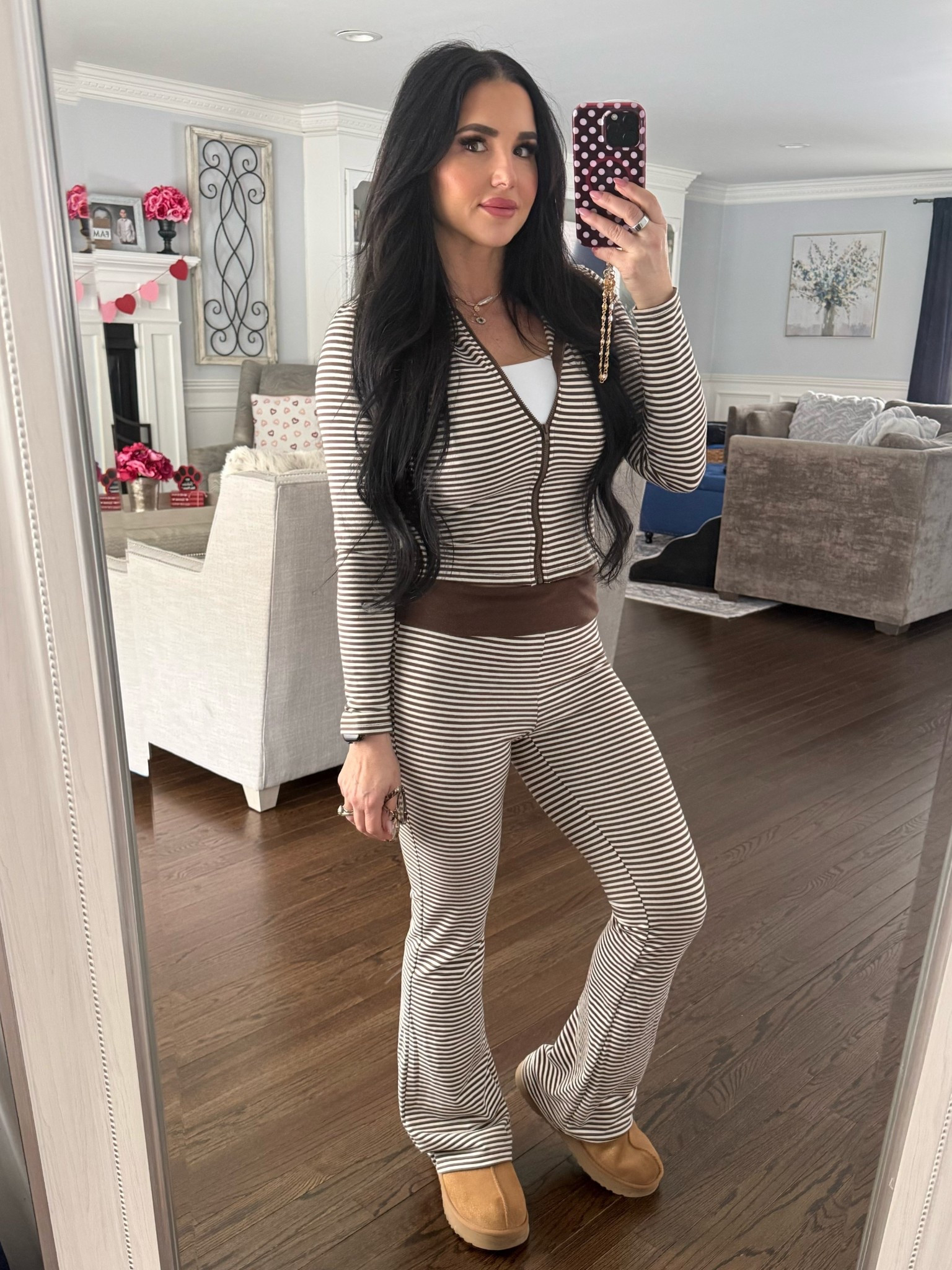Teacher-tired but still cute 😌📚💄

Ran to Walmart for a quick errand and found this striped lounge set that feels like pajamas but looks put-together 🙌 Perfect for grading papers, school drop-offs, or cozy nights with the boys 🐶💙

✔️ Super soft✔️ Flowy pants (flattering!)✔️ Under $20

Walmart finds are seriously getting GOOD 👏

Comment “LINK” and I’ll send it to you 💕#WalmartFinds #TeacherOOTD #CozyStyle #MakeupByMichelleZ #AffordableFashion #MomLifeSty

#LTKPetite #LTKootd #LTKmomlife